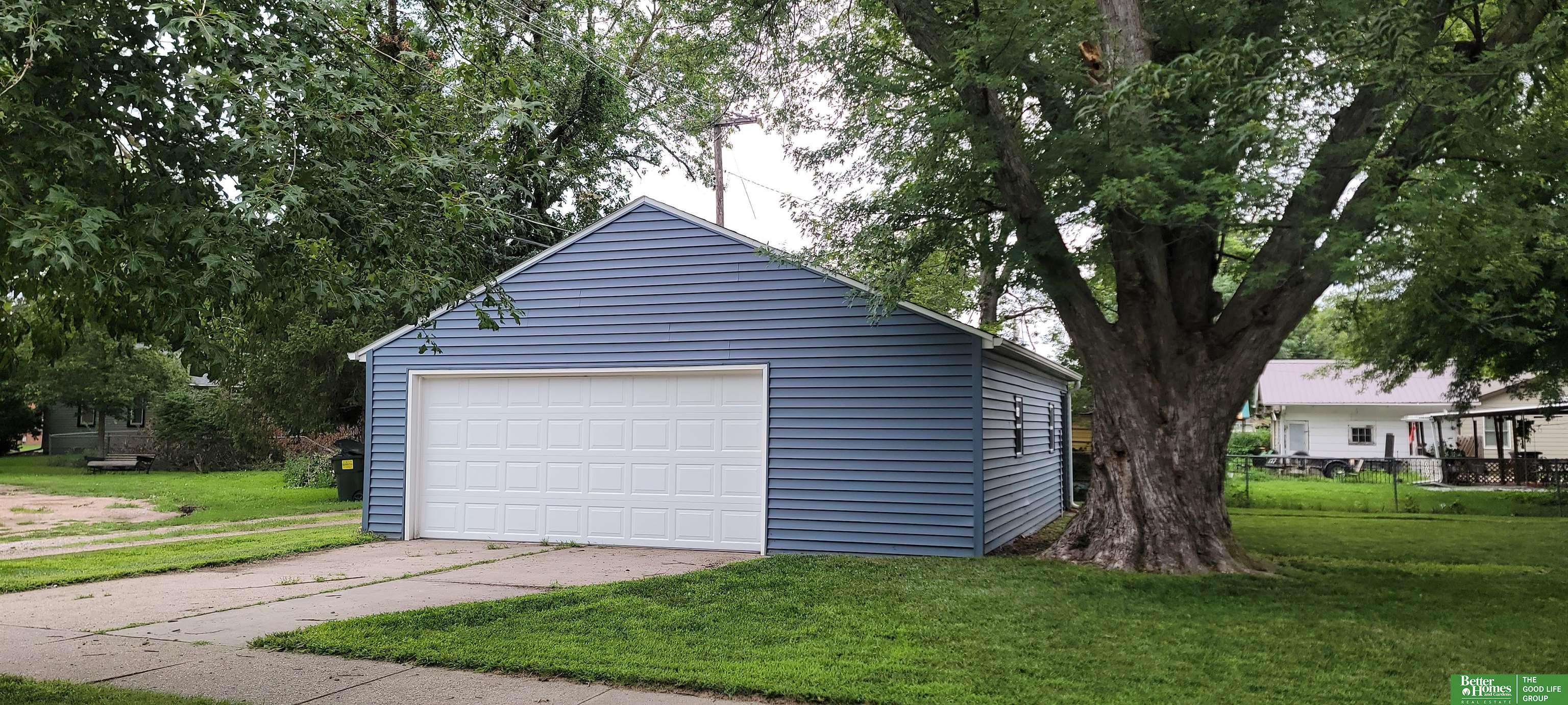 1003 N Blackburn Avenue
