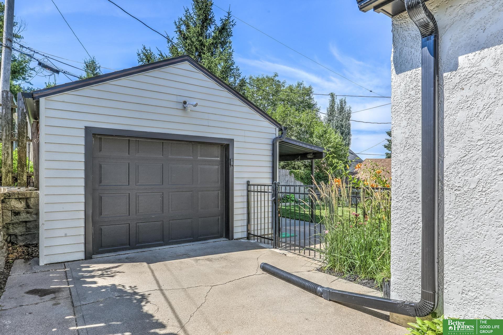 5843 William Street