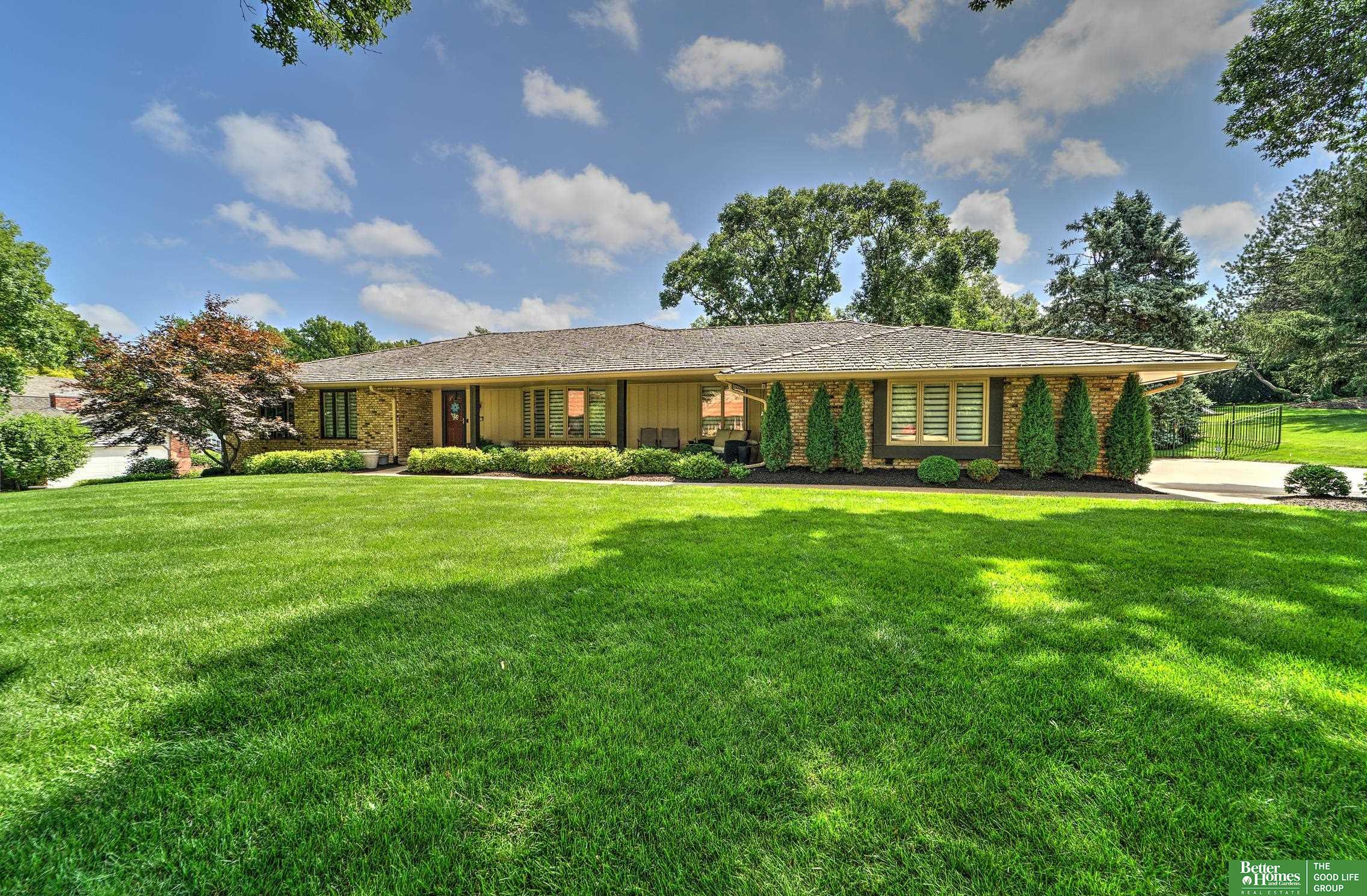 1215 N 101st Circle