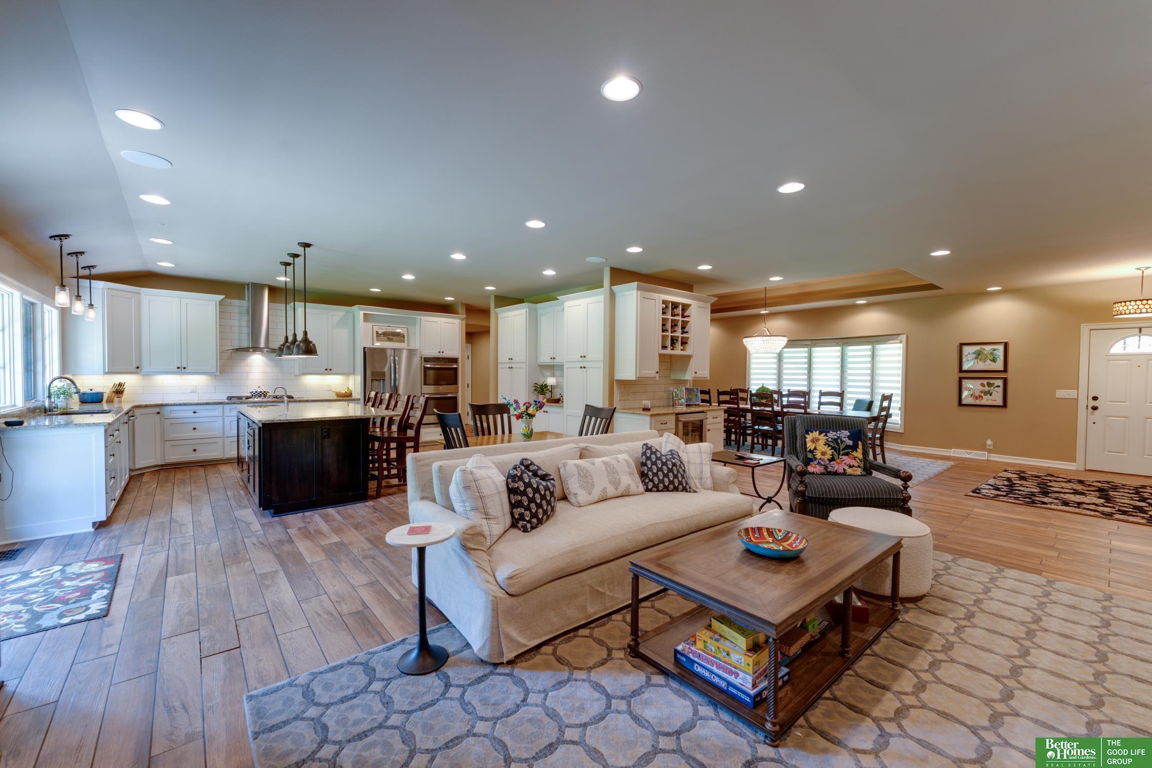 1215 N 101st Circle