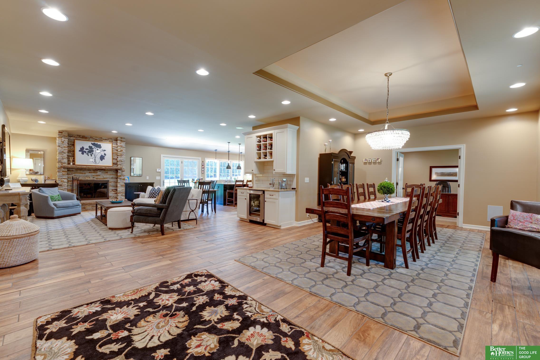 1215 N 101st Circle