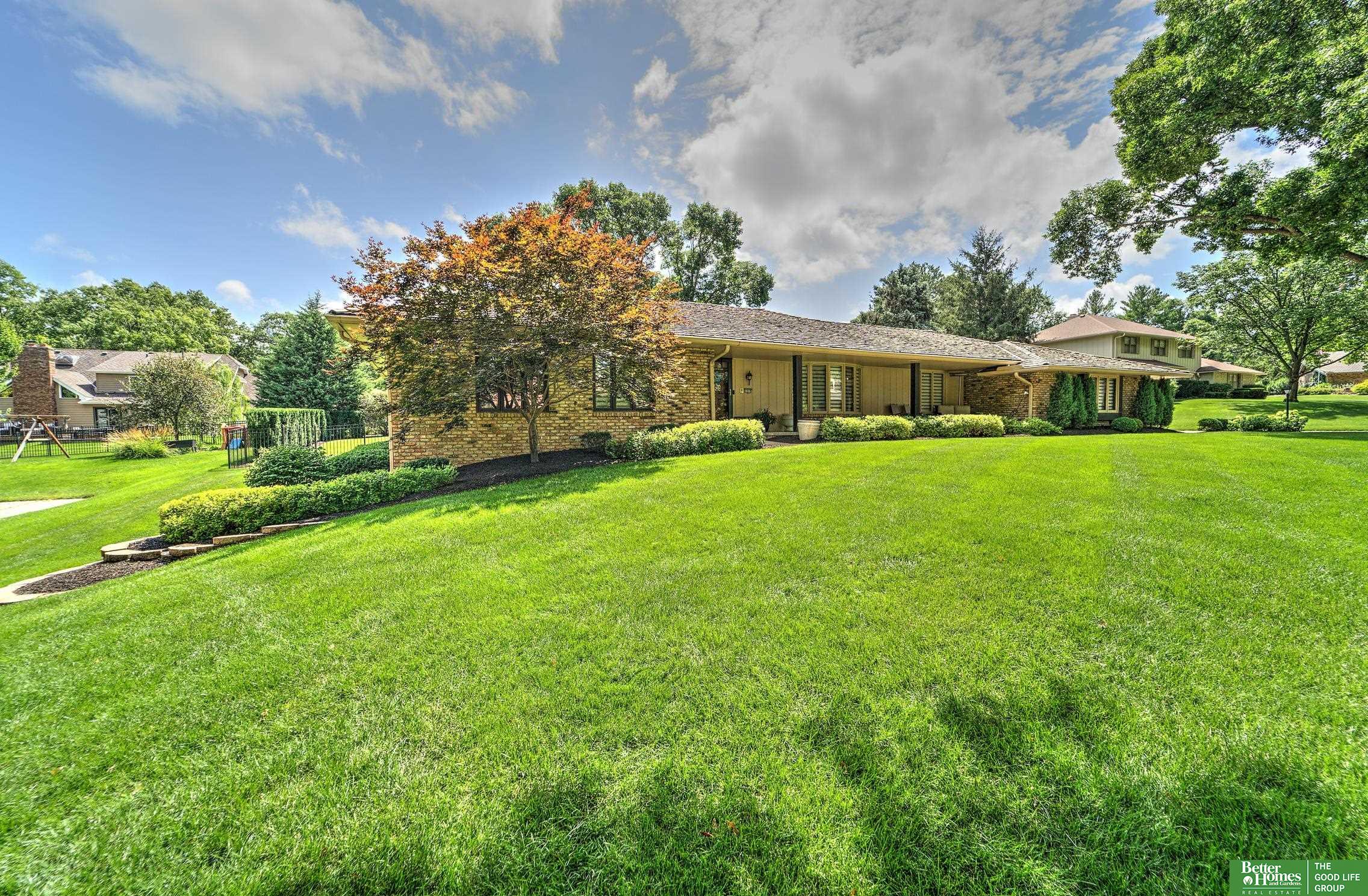 1215 N 101st Circle