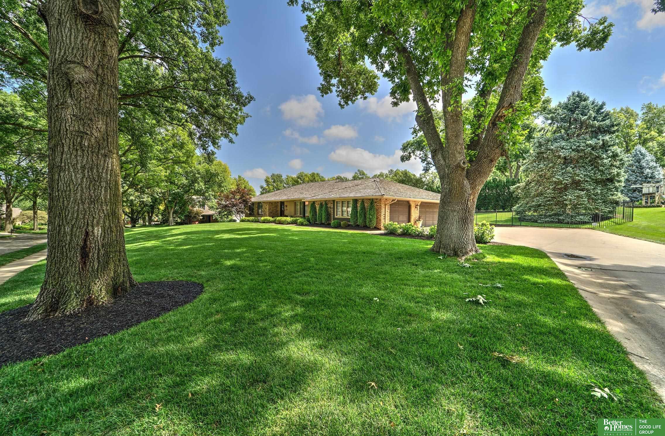 1215 N 101st Circle