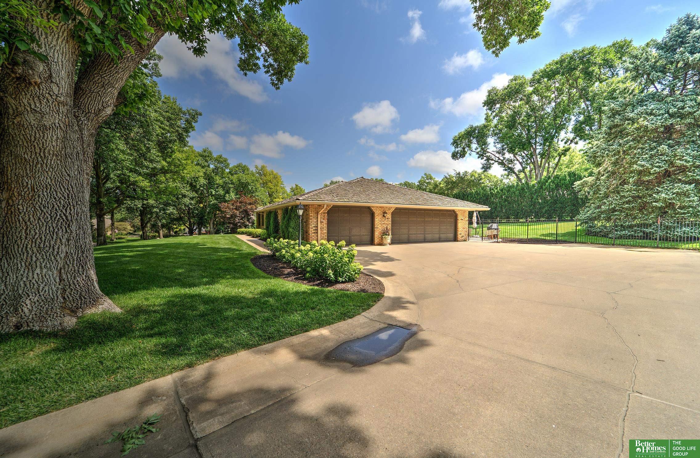 1215 N 101st Circle