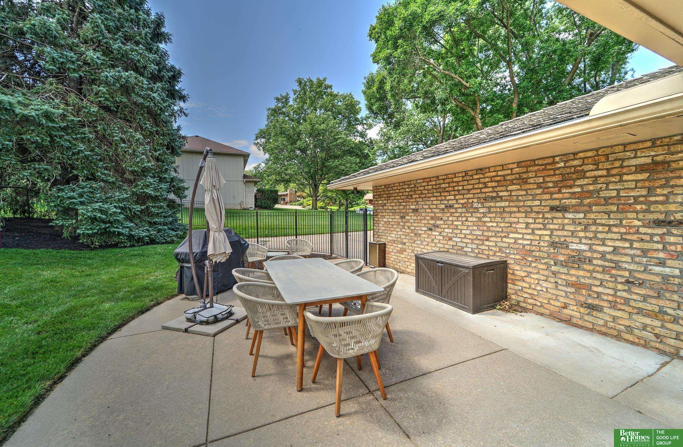 1215 N 101st Circle