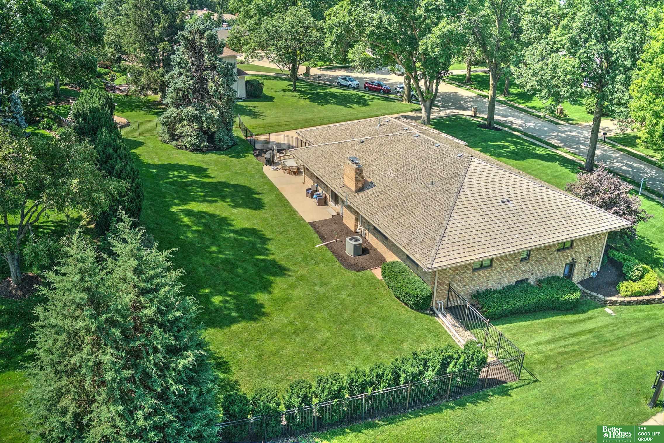 1215 N 101st Circle