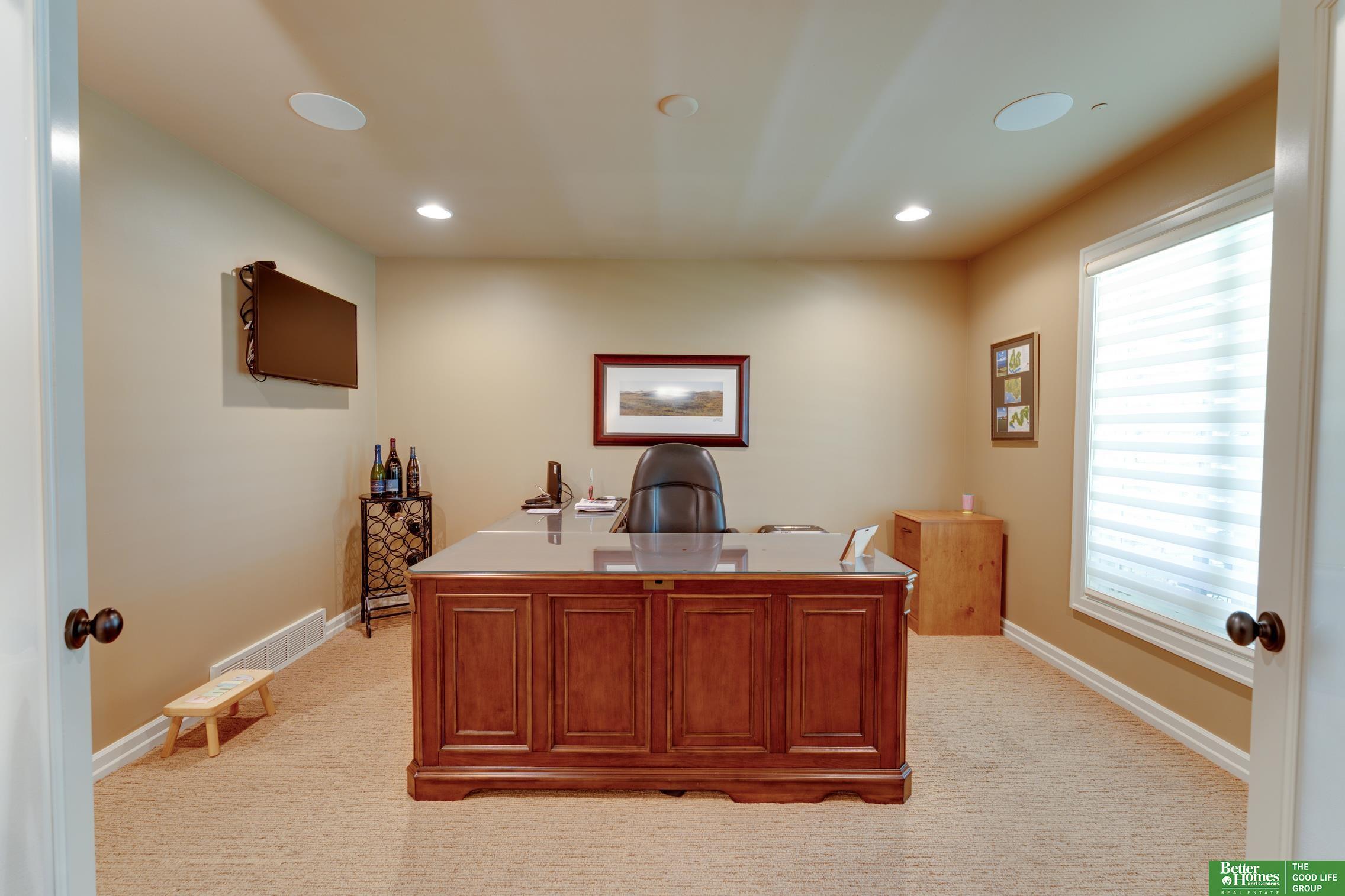 1215 N 101st Circle