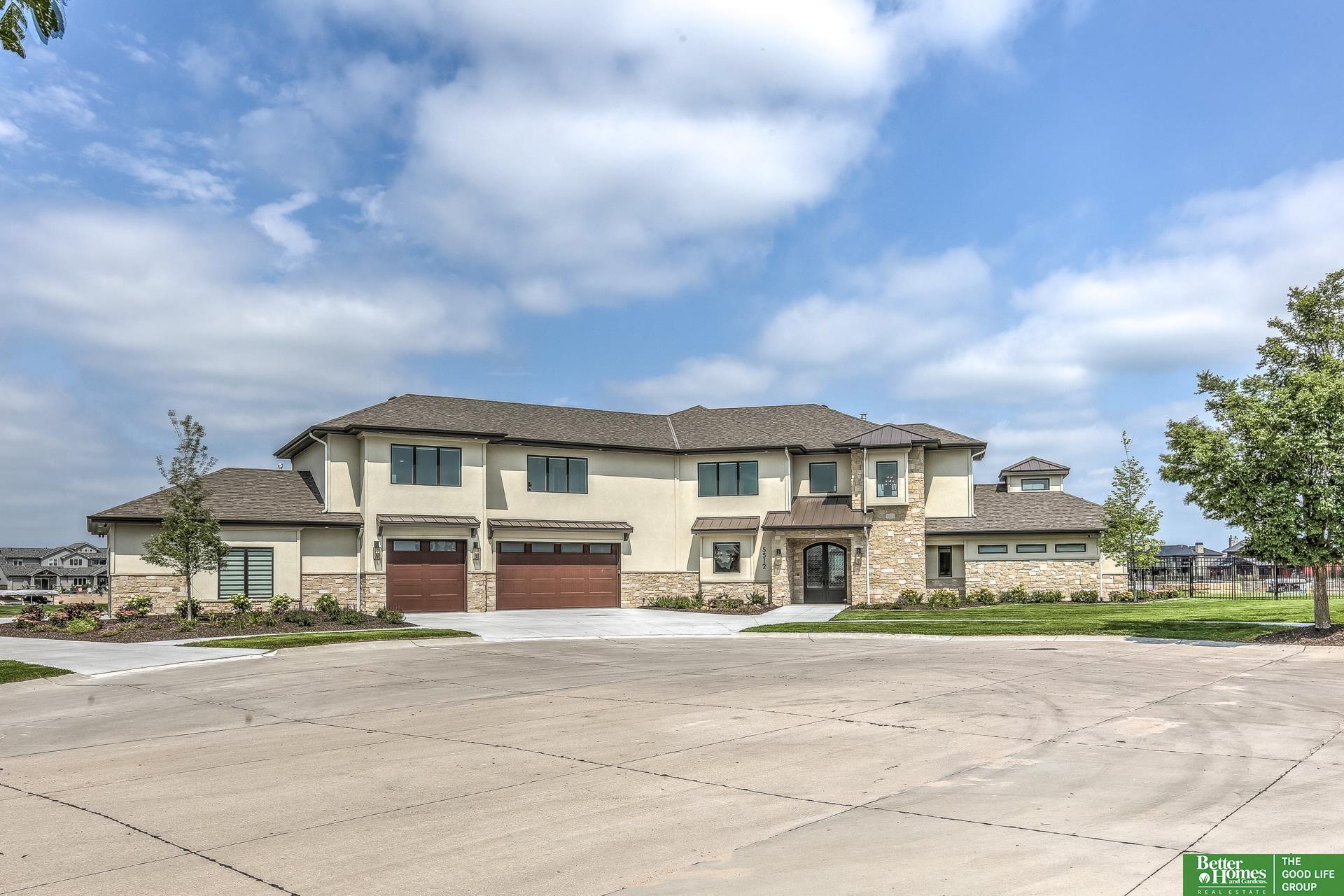 5512 N 290 Circle