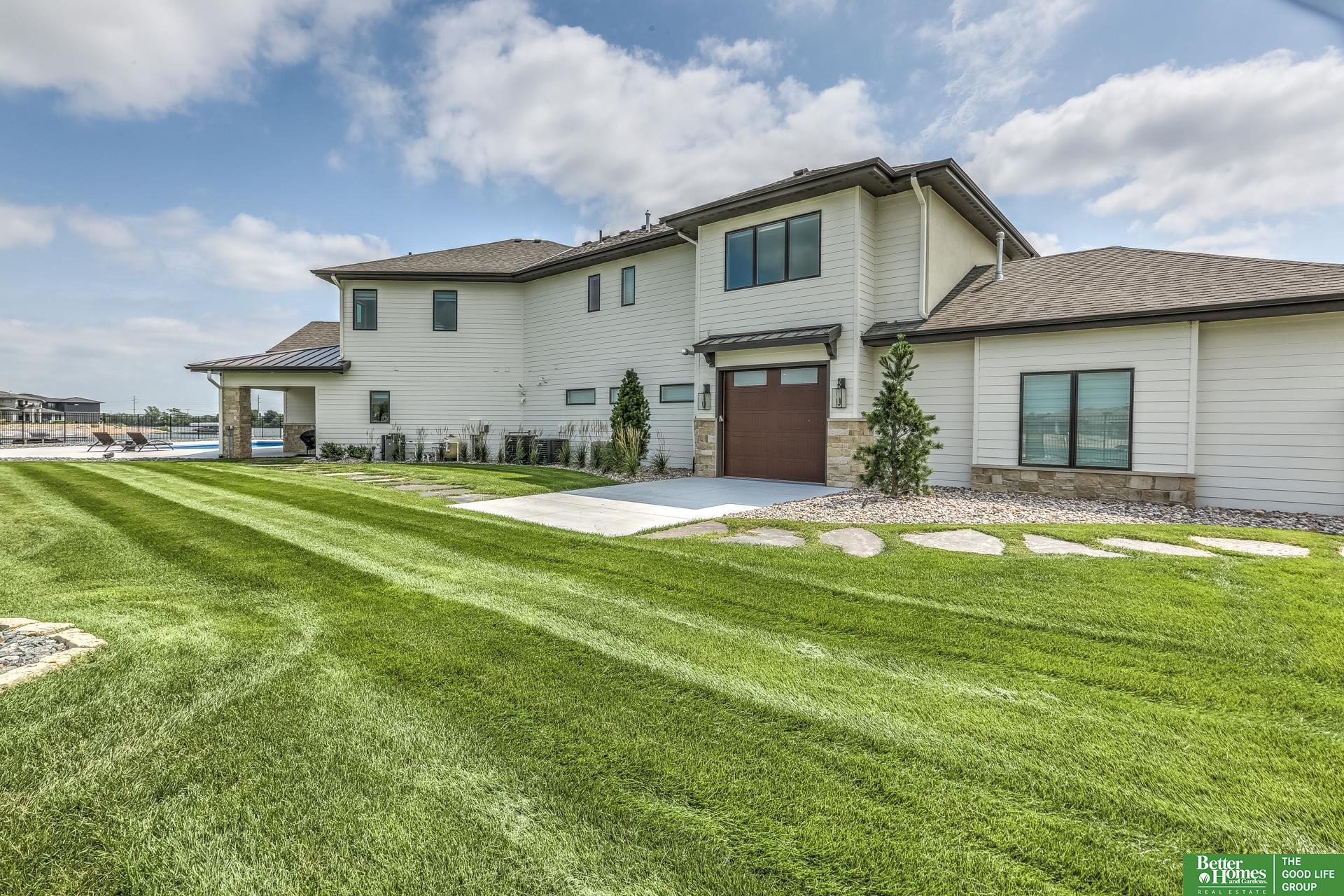5512 N 290 Circle