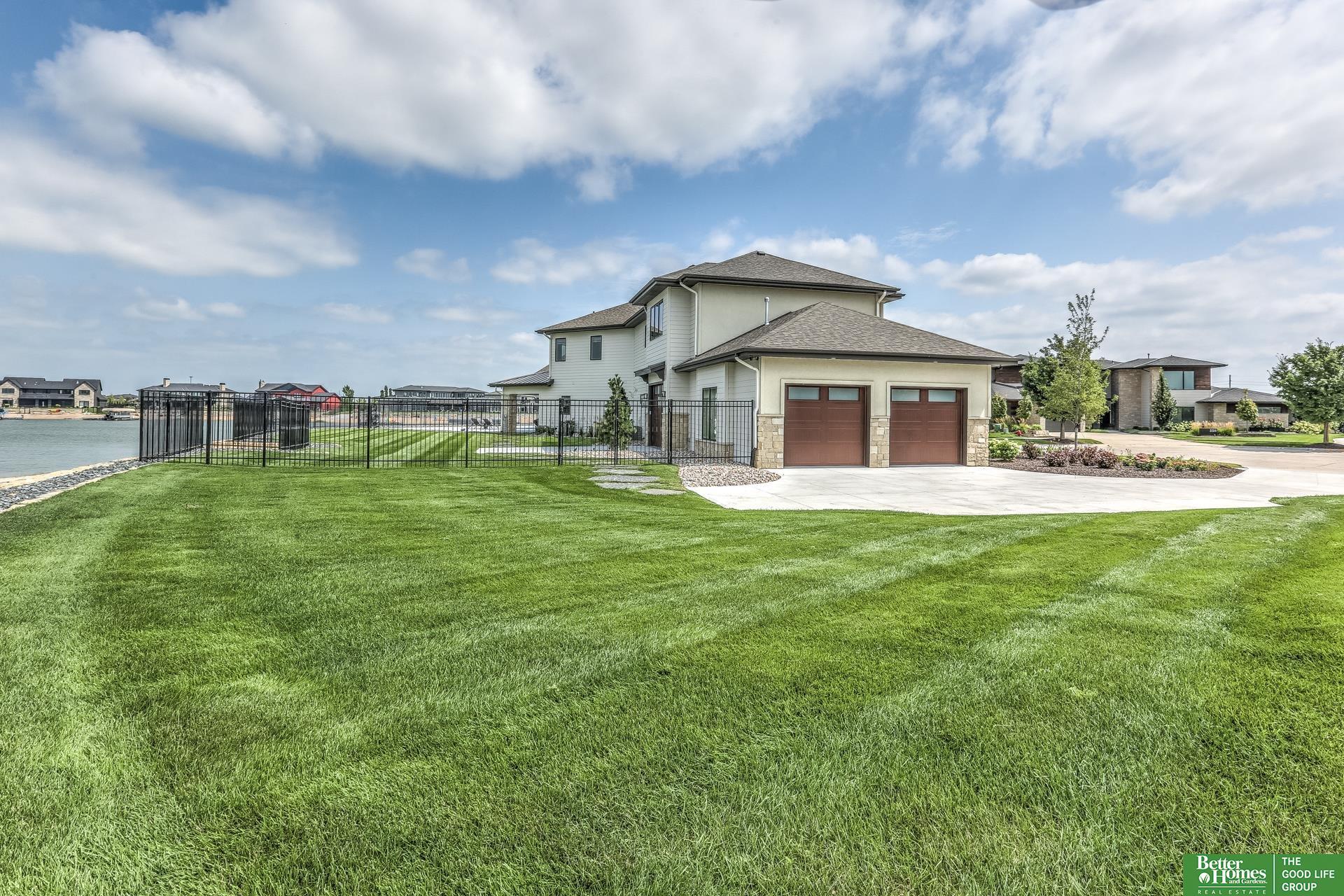 5512 N 290 Circle