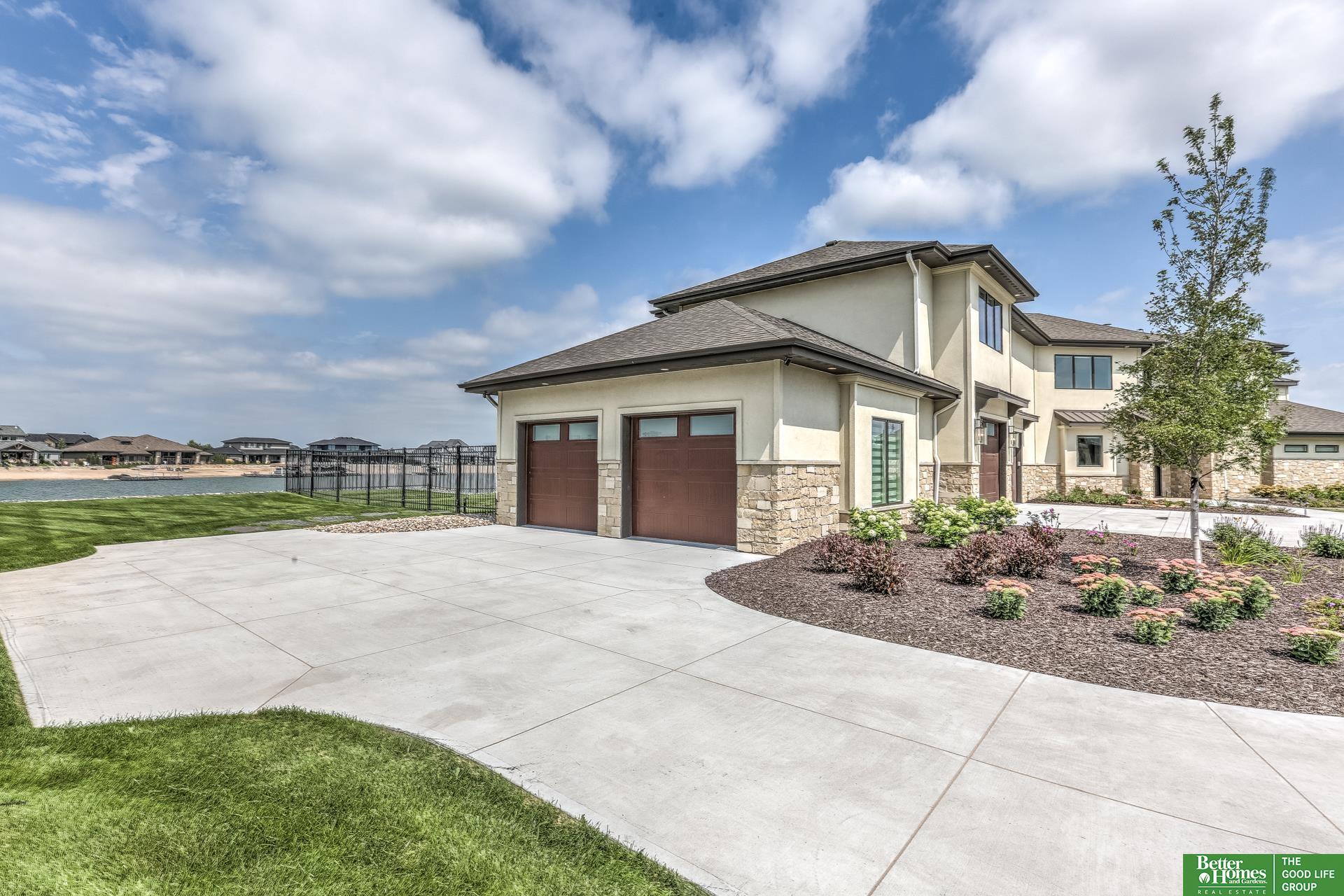 5512 N 290 Circle