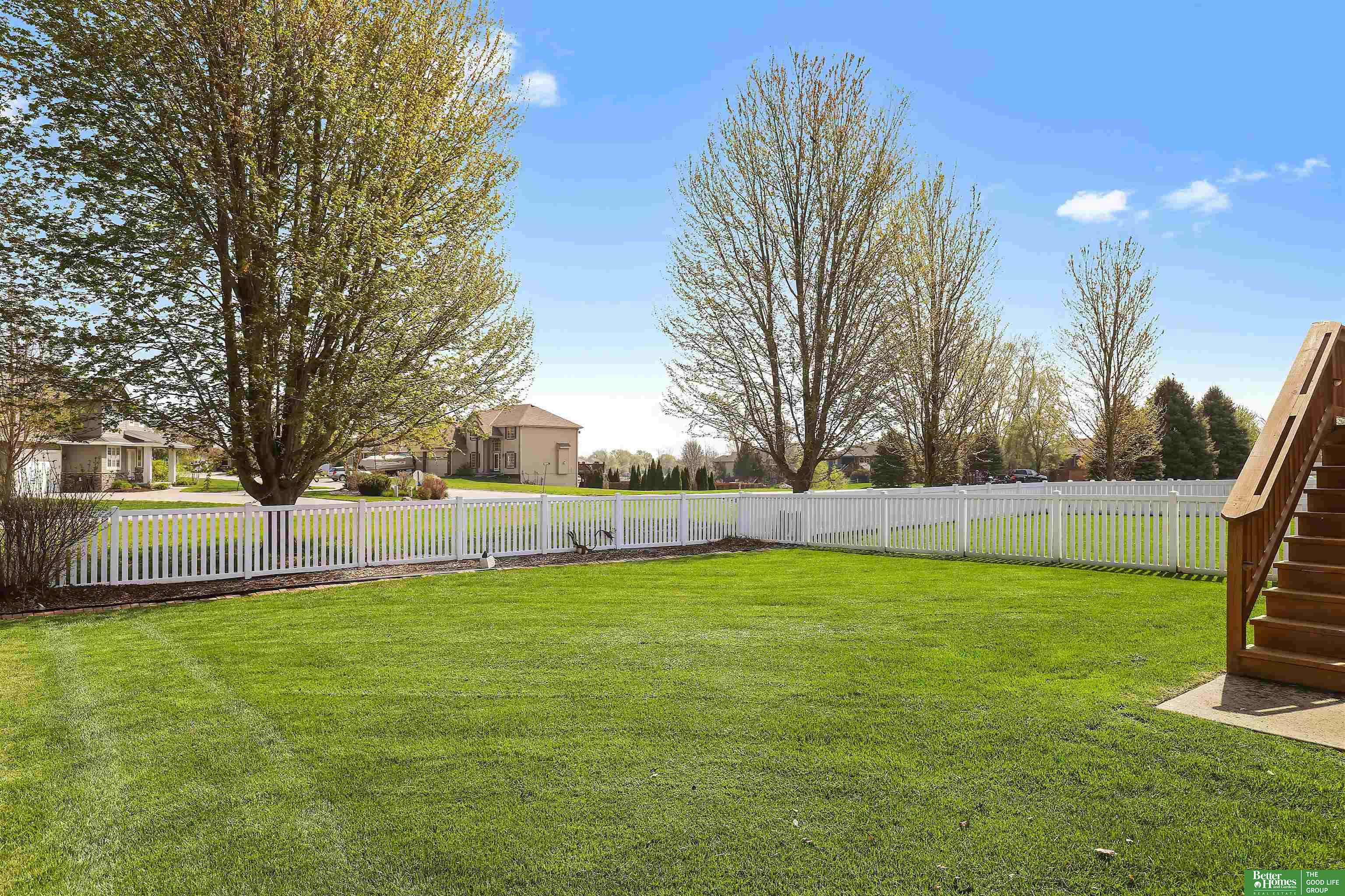 3028 Lakeside Drive
