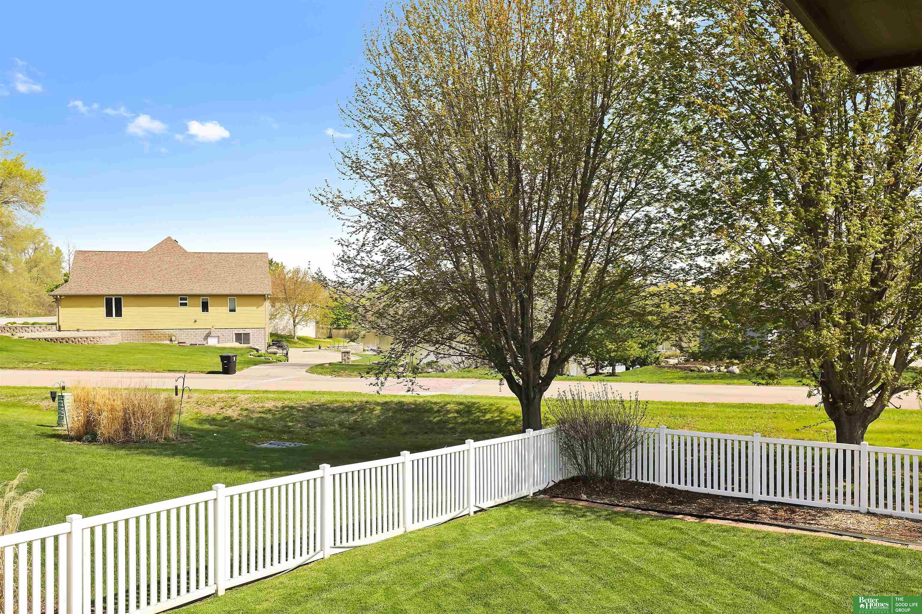 3028 Lakeside Drive
