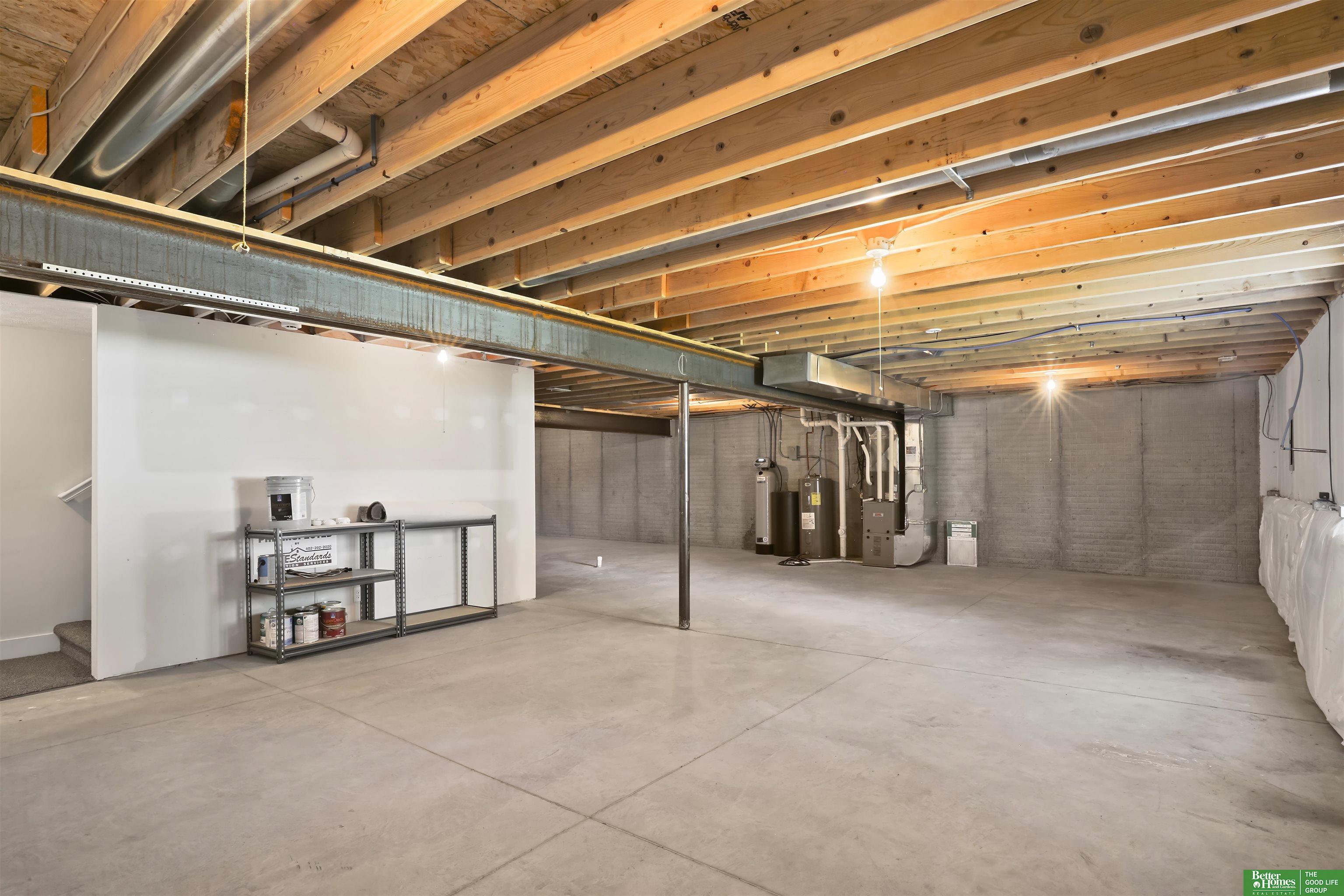 3028 Lakeside Drive