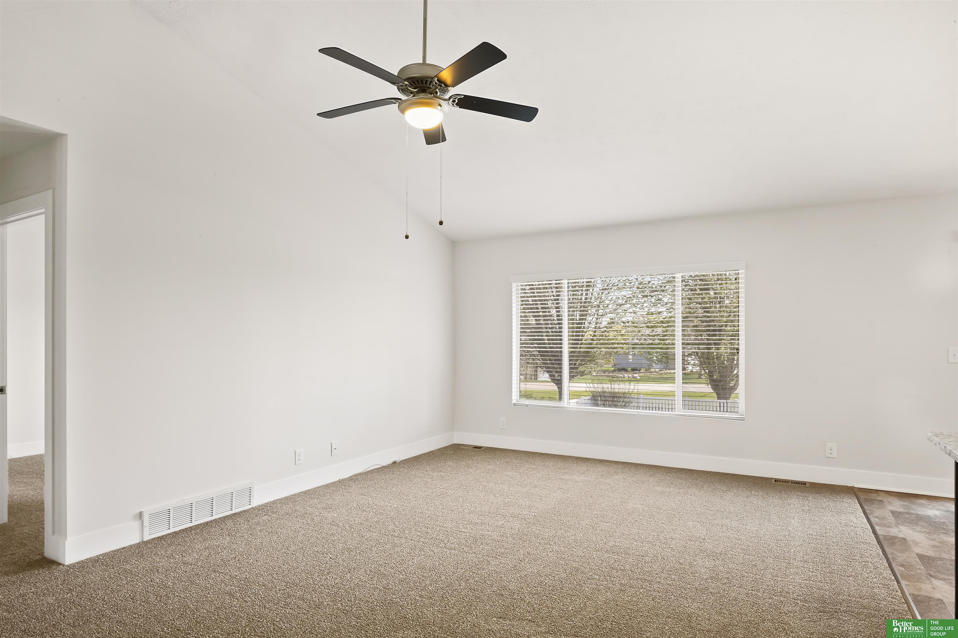 3028 Lakeside Drive