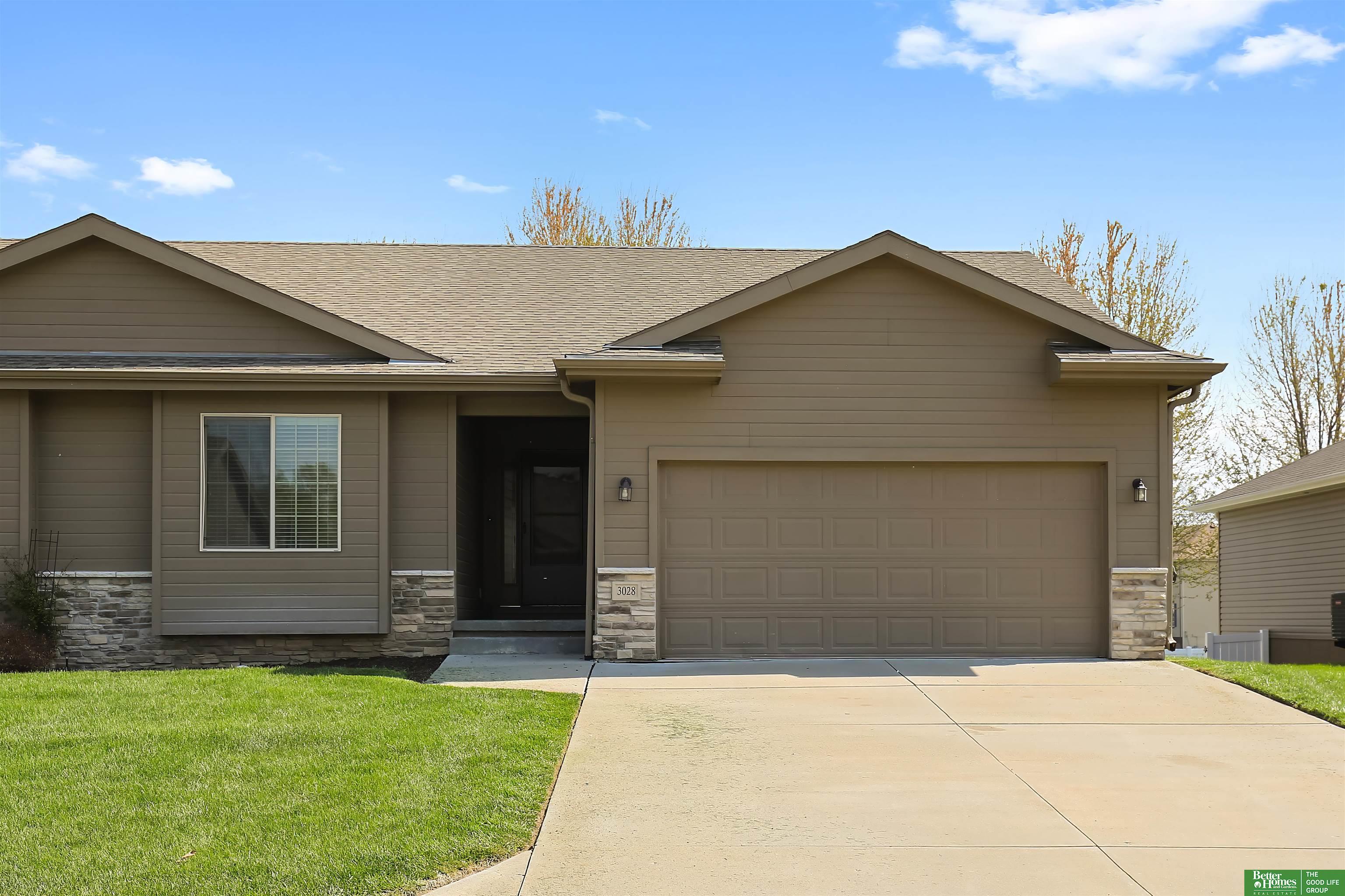 3028 Lakeside Drive