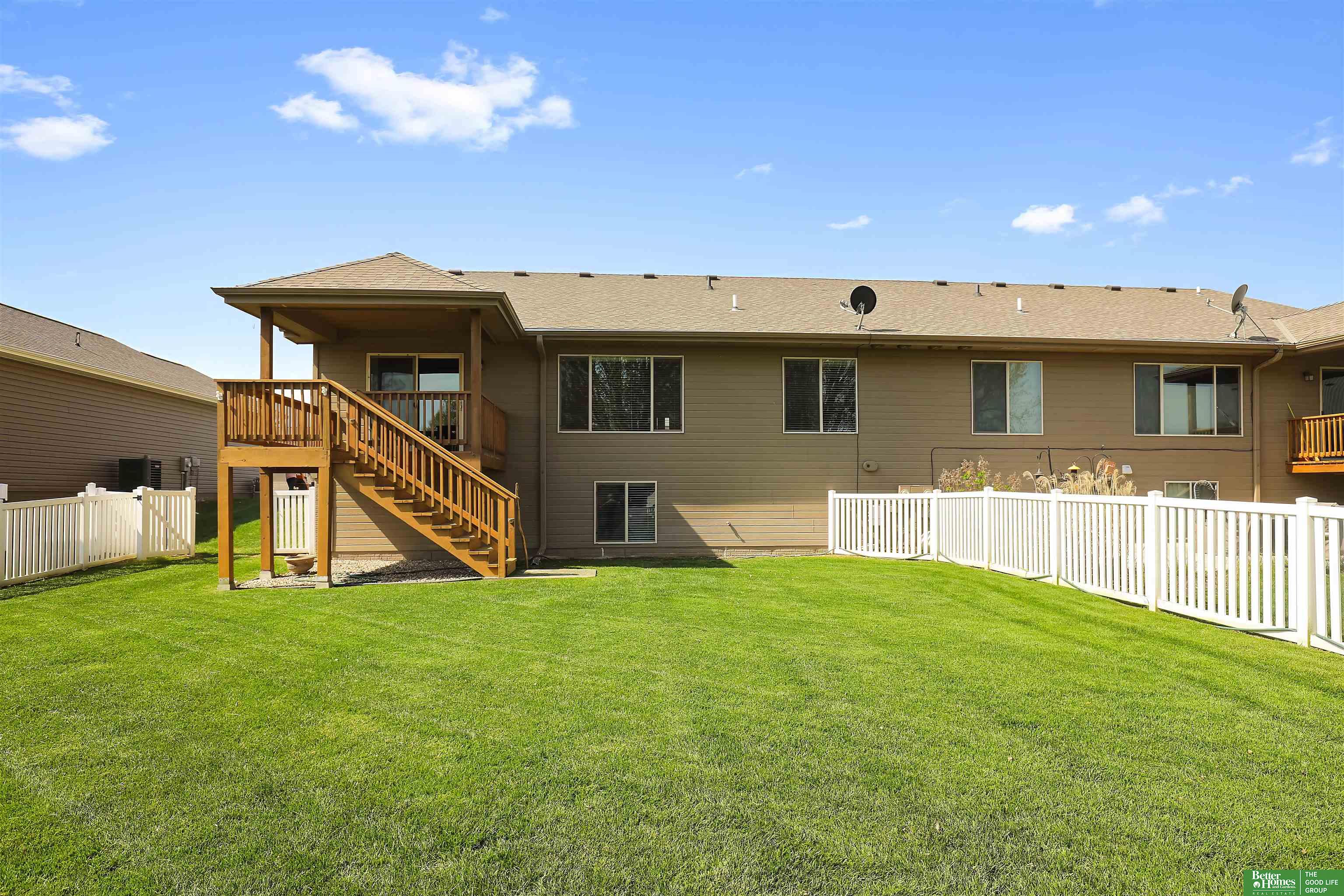 3028 Lakeside Drive