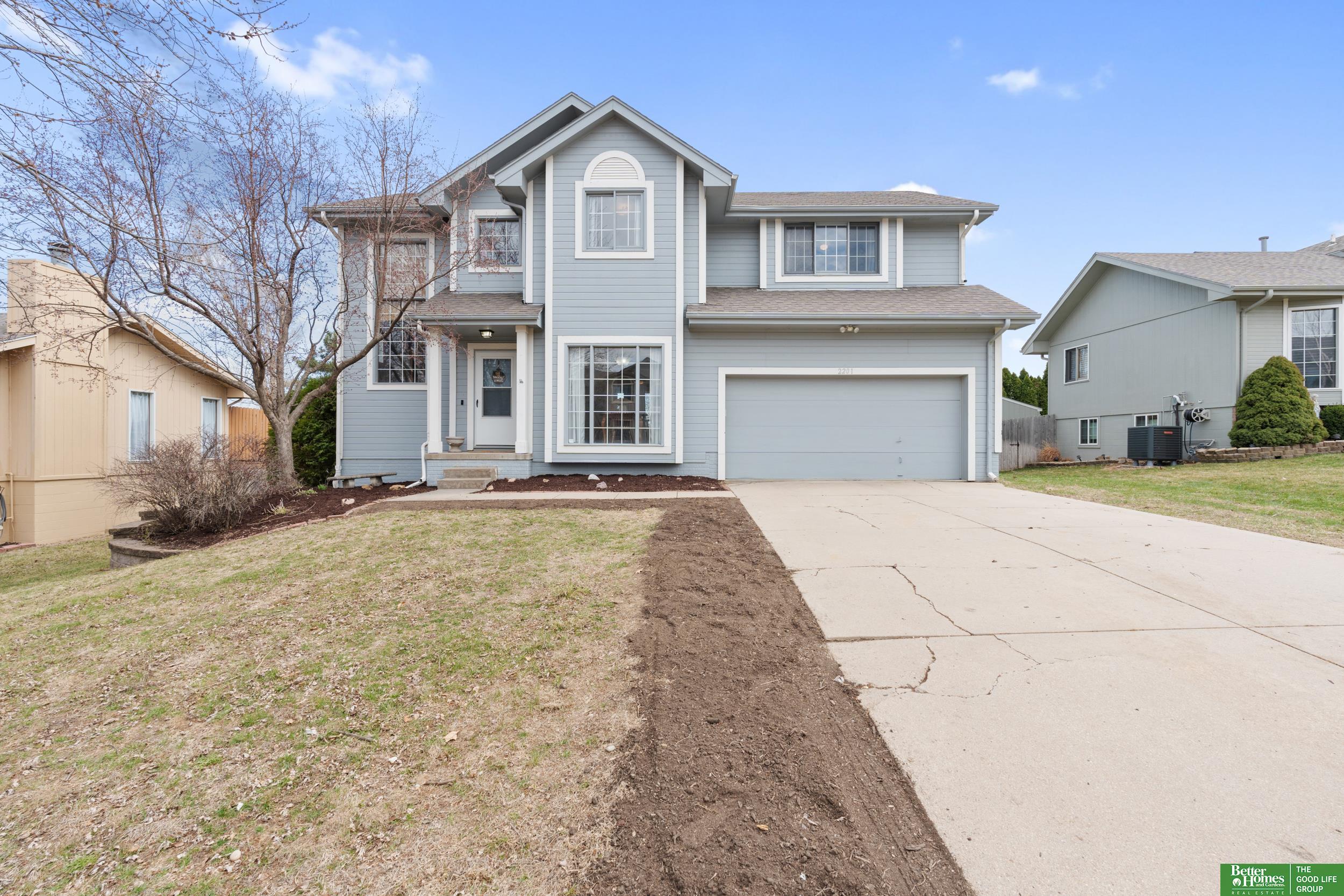2201 Queen Drive