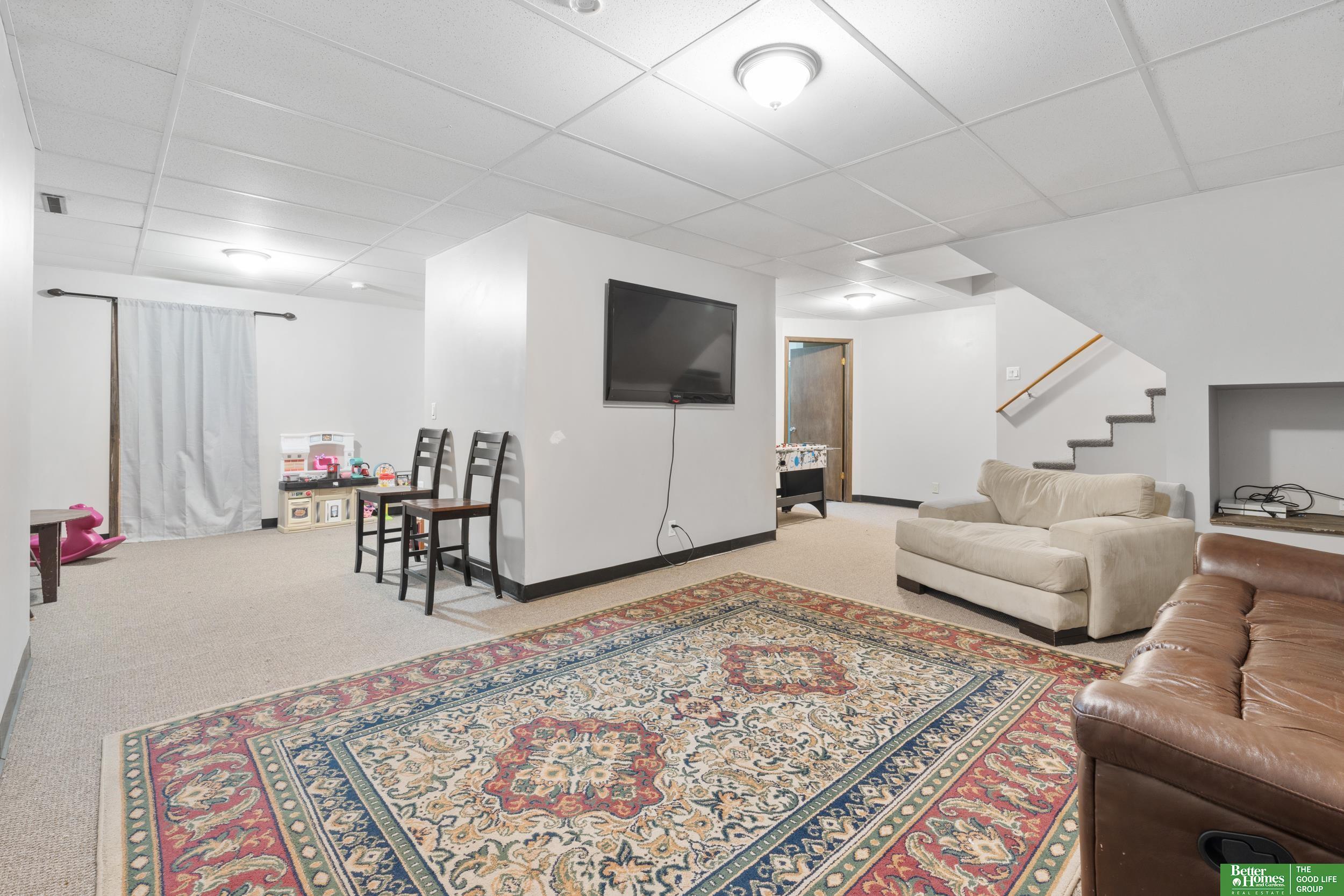 2201 Queen Drive