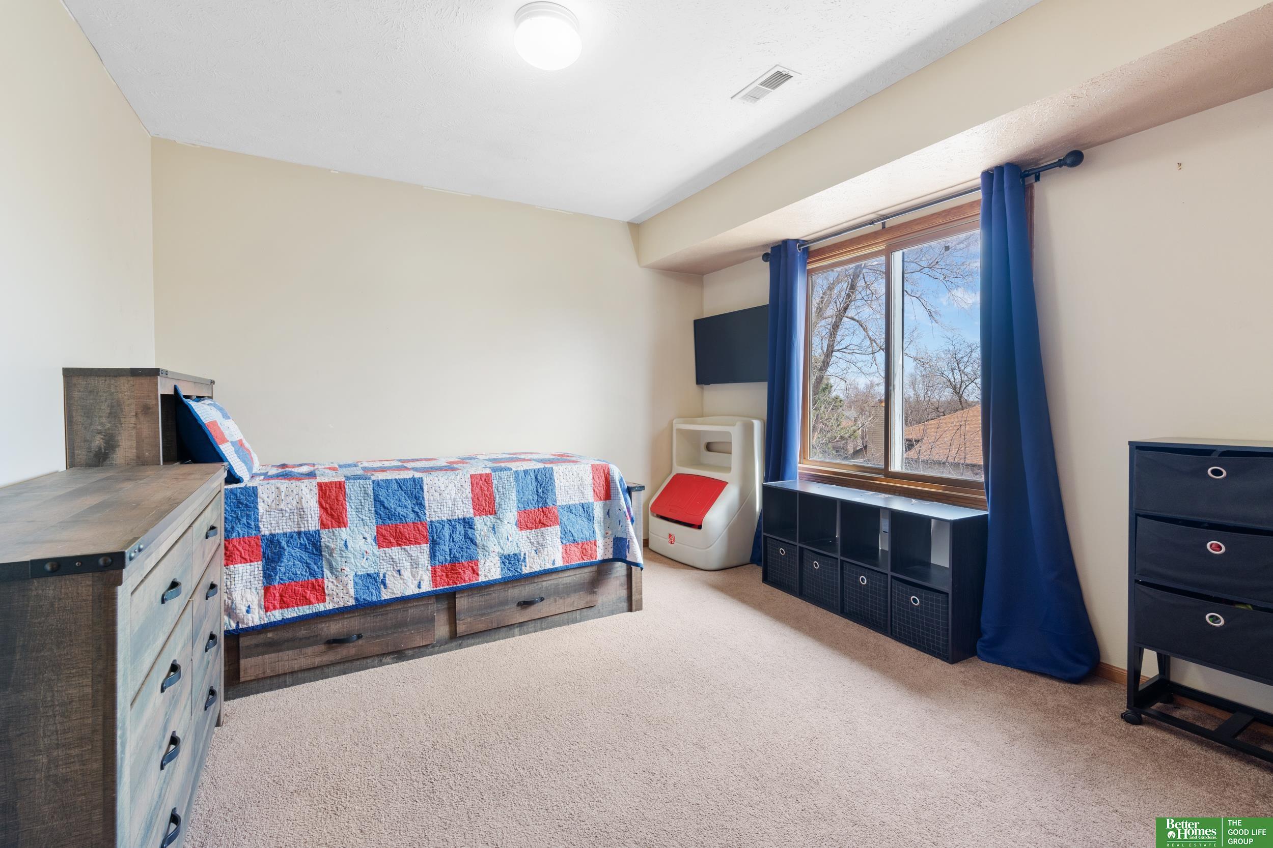 2201 Queen Drive