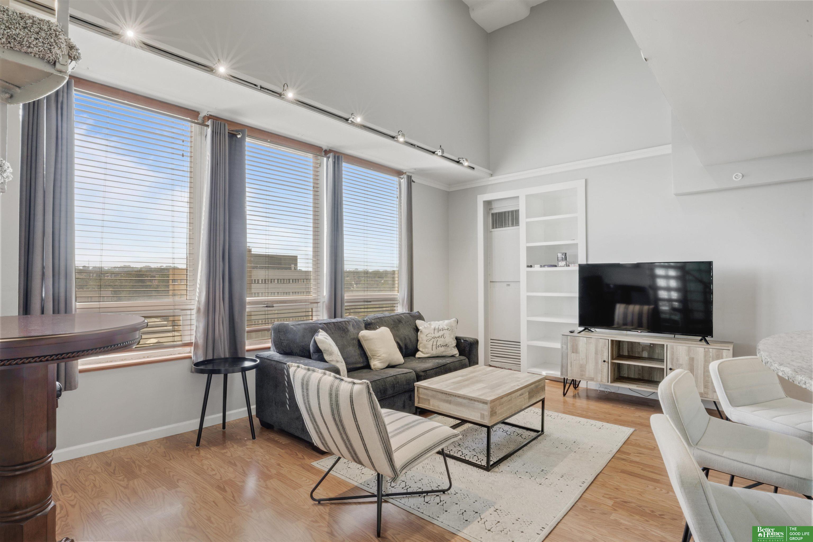 3000 Farnam Street # 6L
