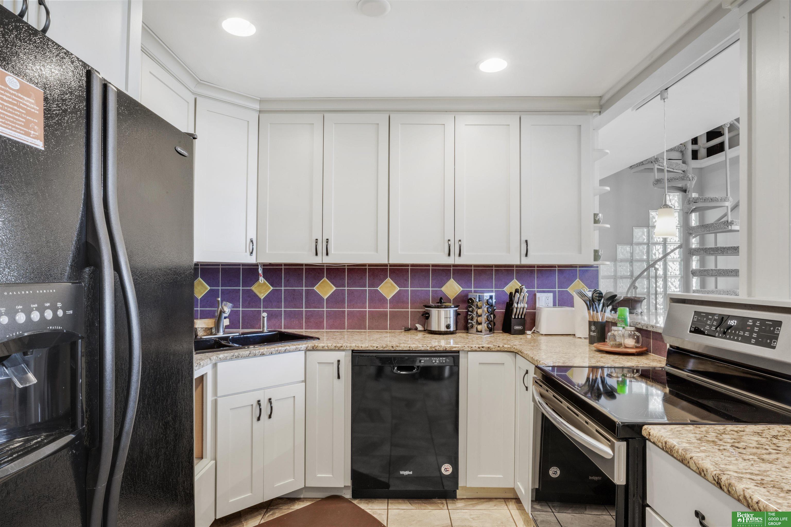 3000 Farnam Street # 6L