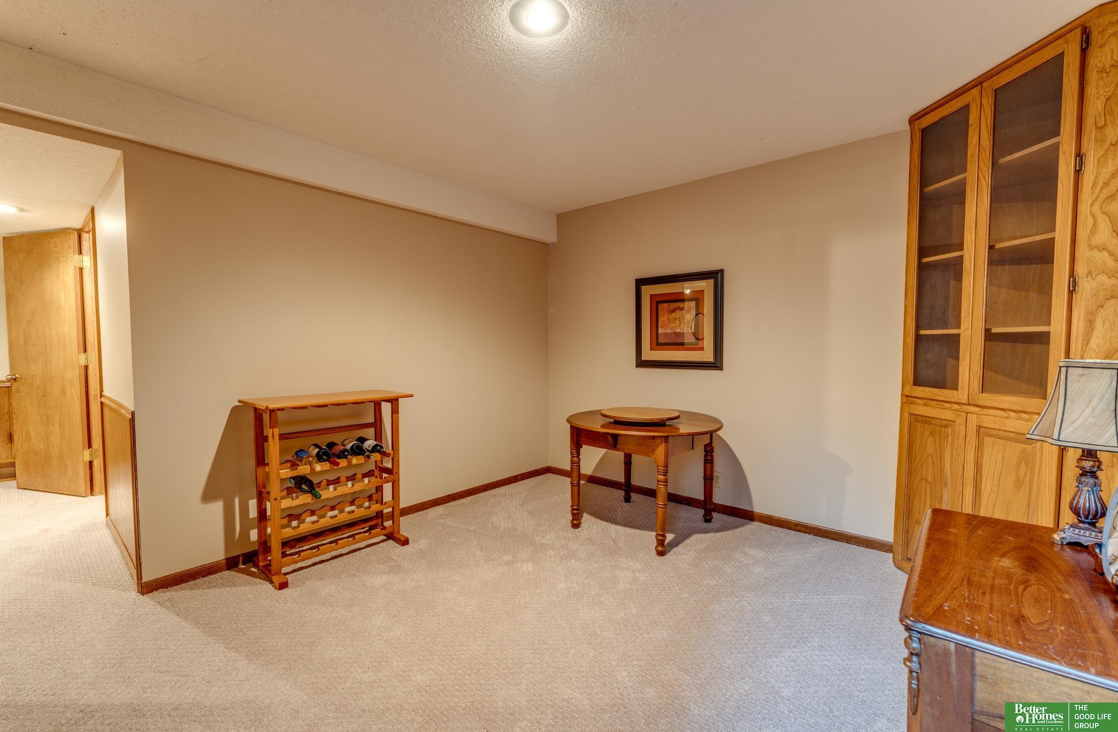 739 N 129 Court