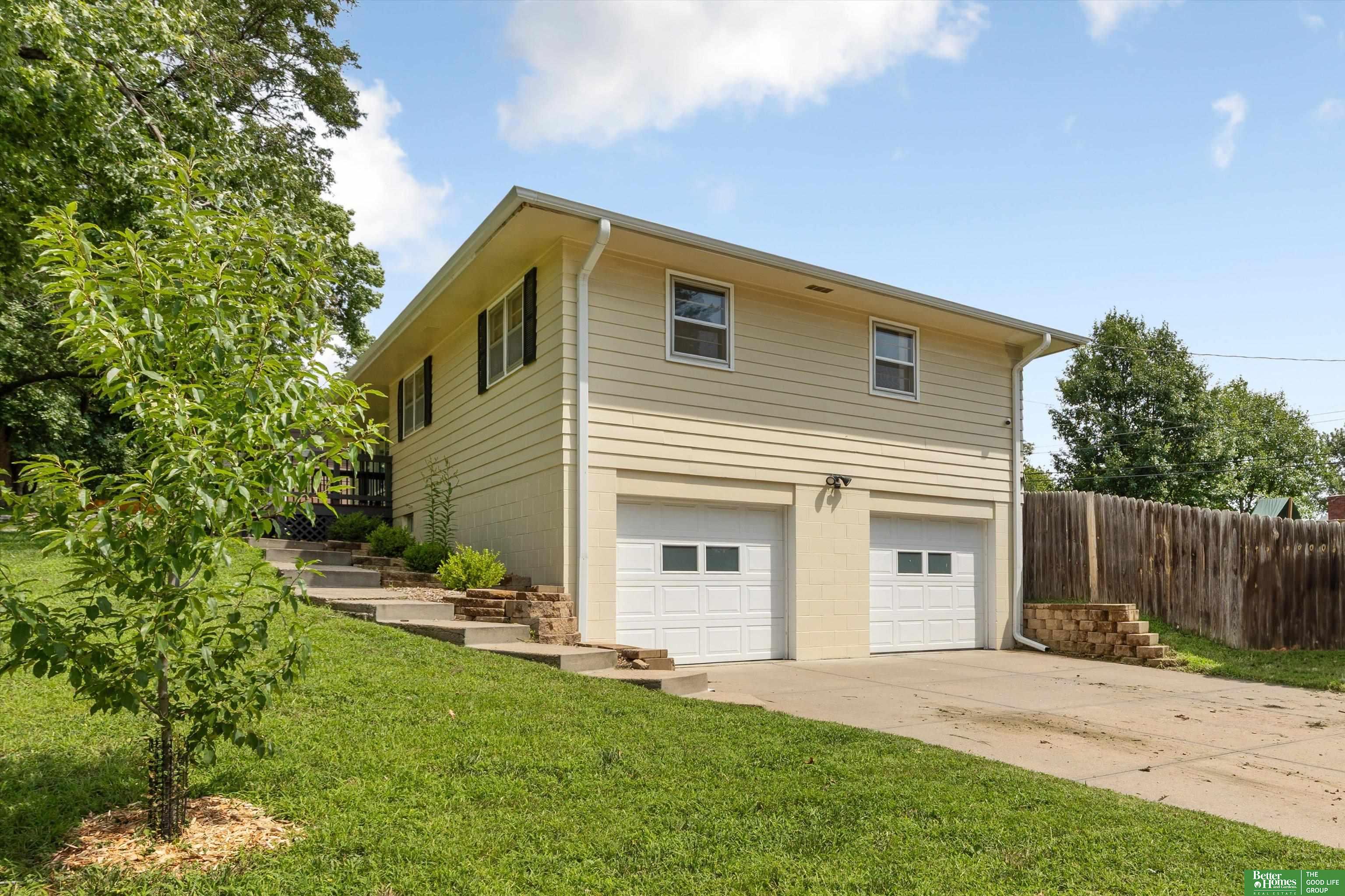 3137 S 118th Street