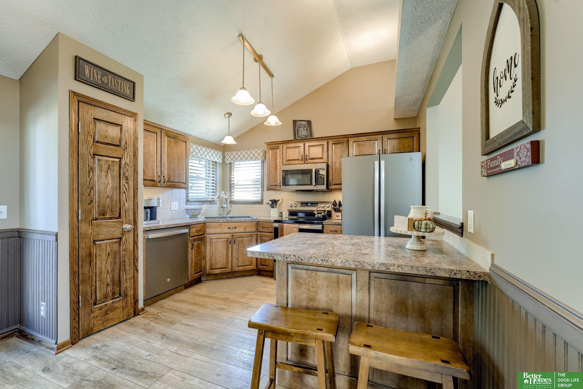 2410 Marilyn Drive