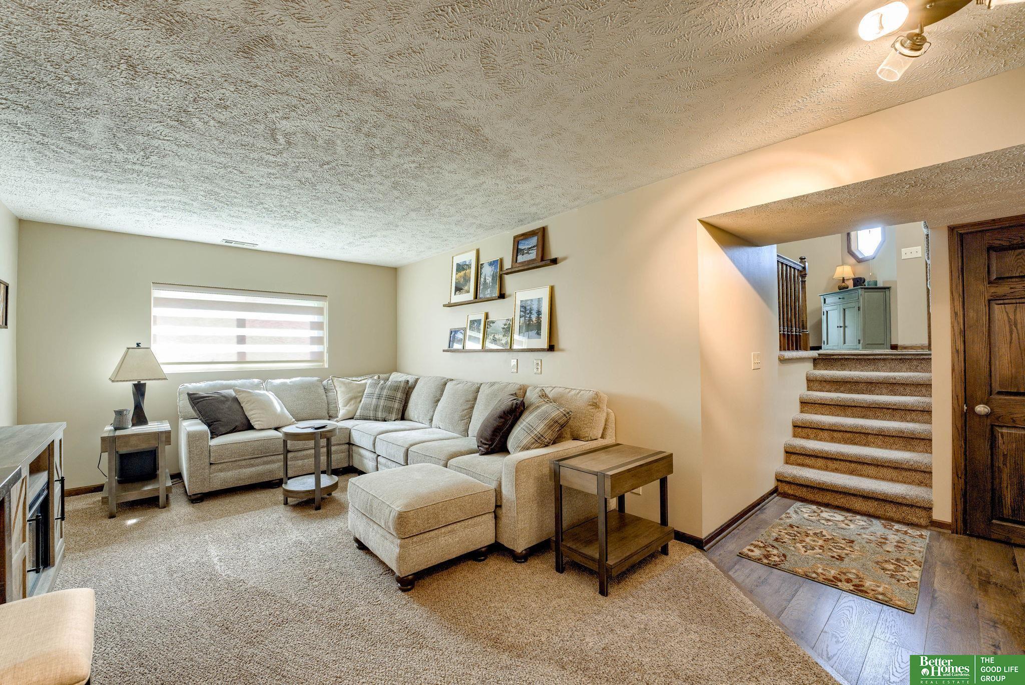 2410 Marilyn Drive