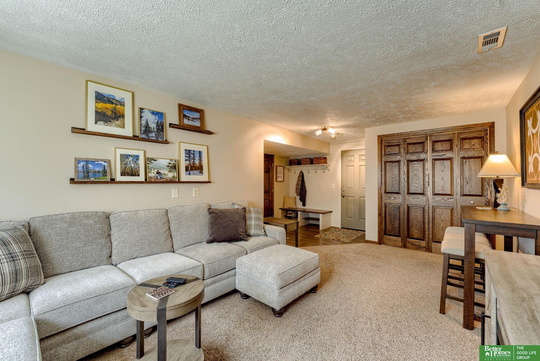 2410 Marilyn Drive