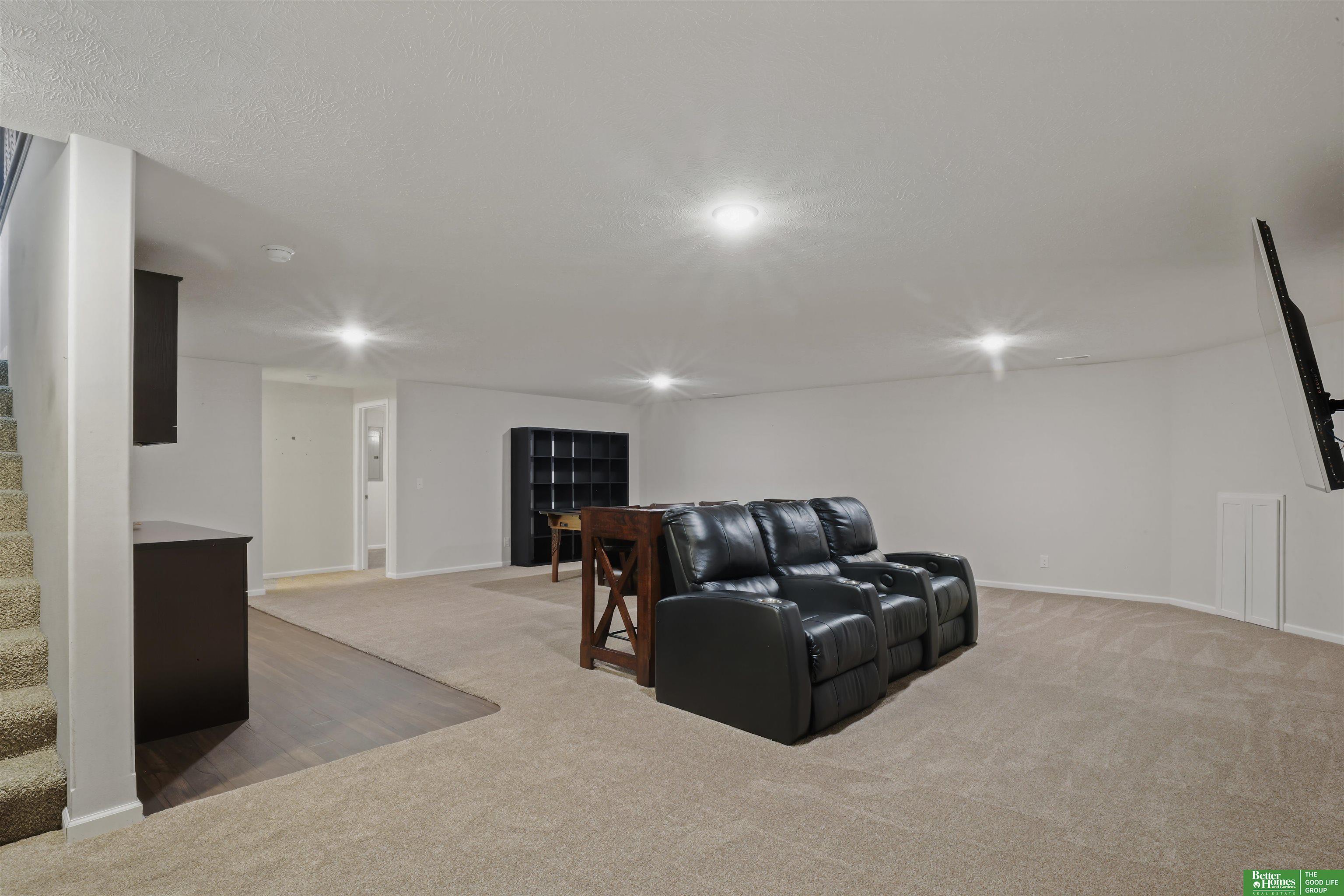 2122 Skyhawk Avenue
