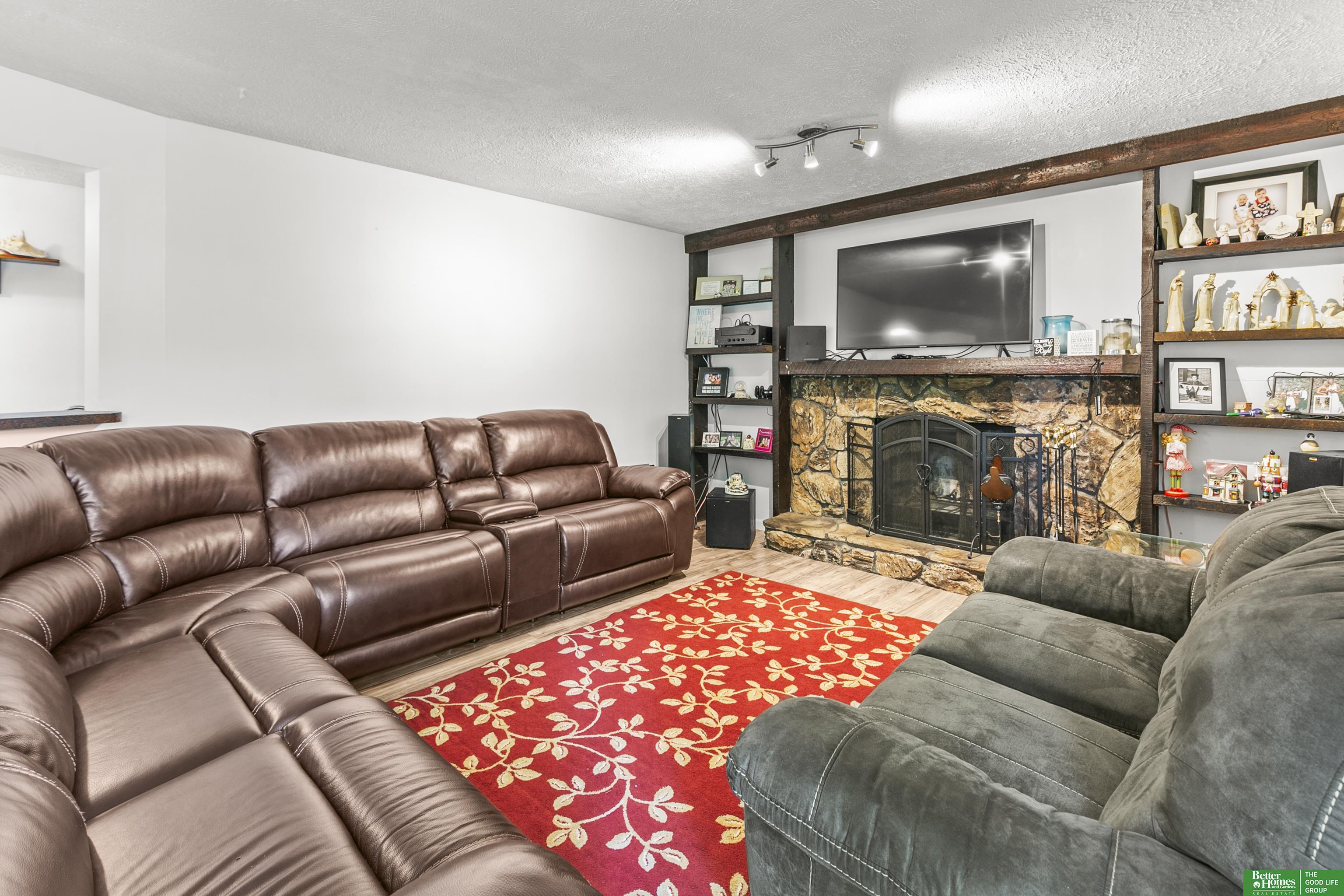 2218 S 162nd Circle