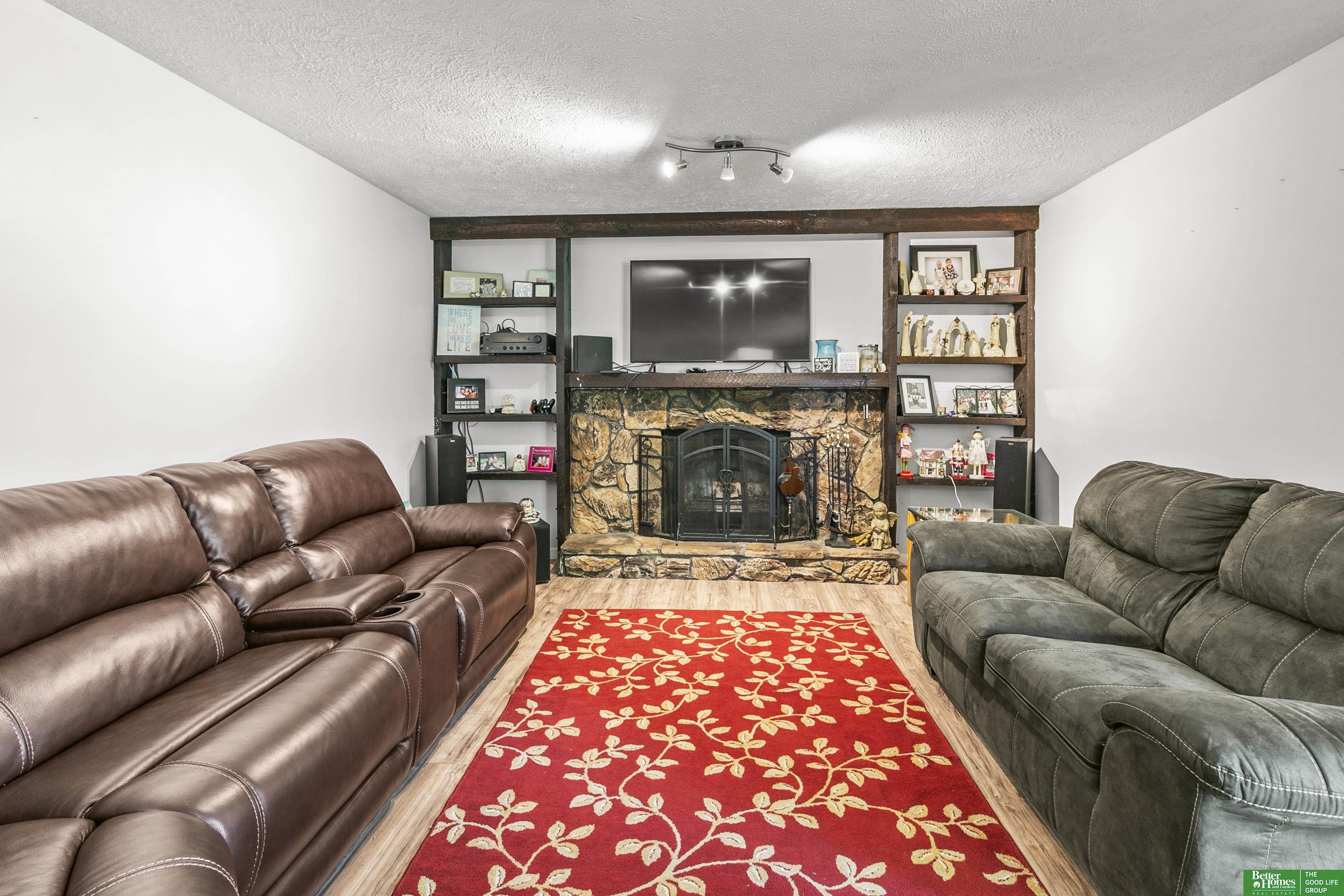 2218 S 162nd Circle