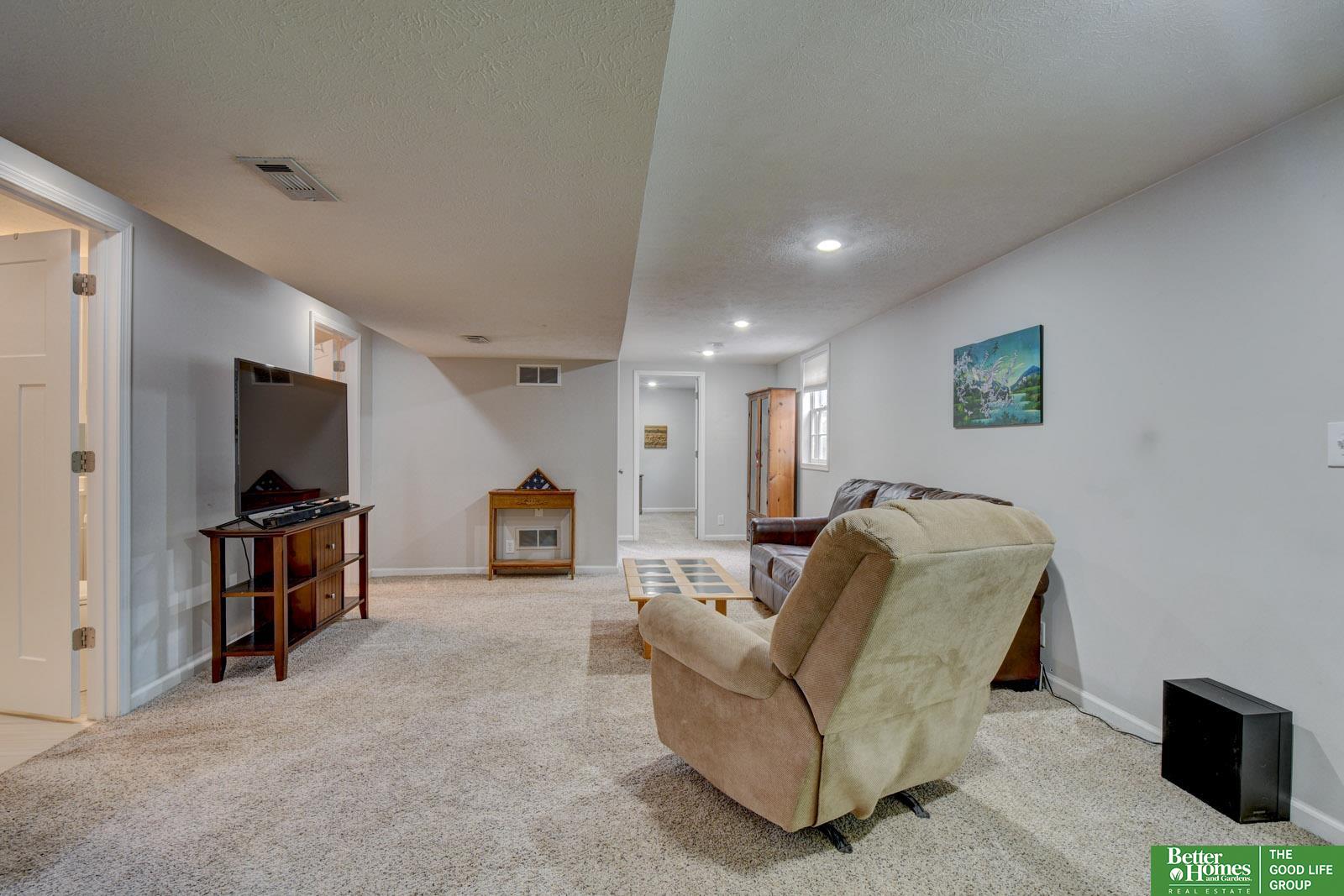 309 Bellevue Boulevard N