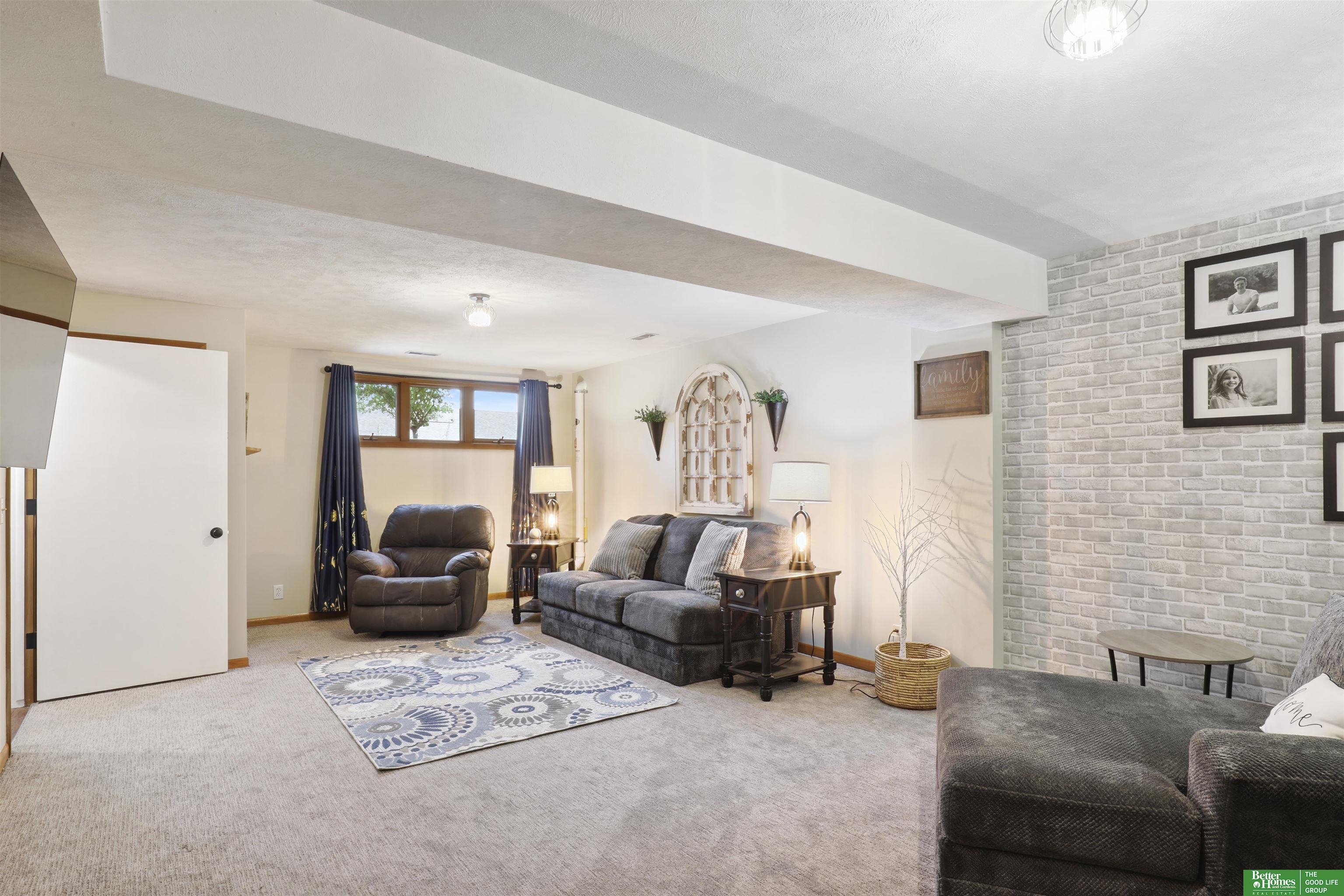 102 Arbor Ridge Lane