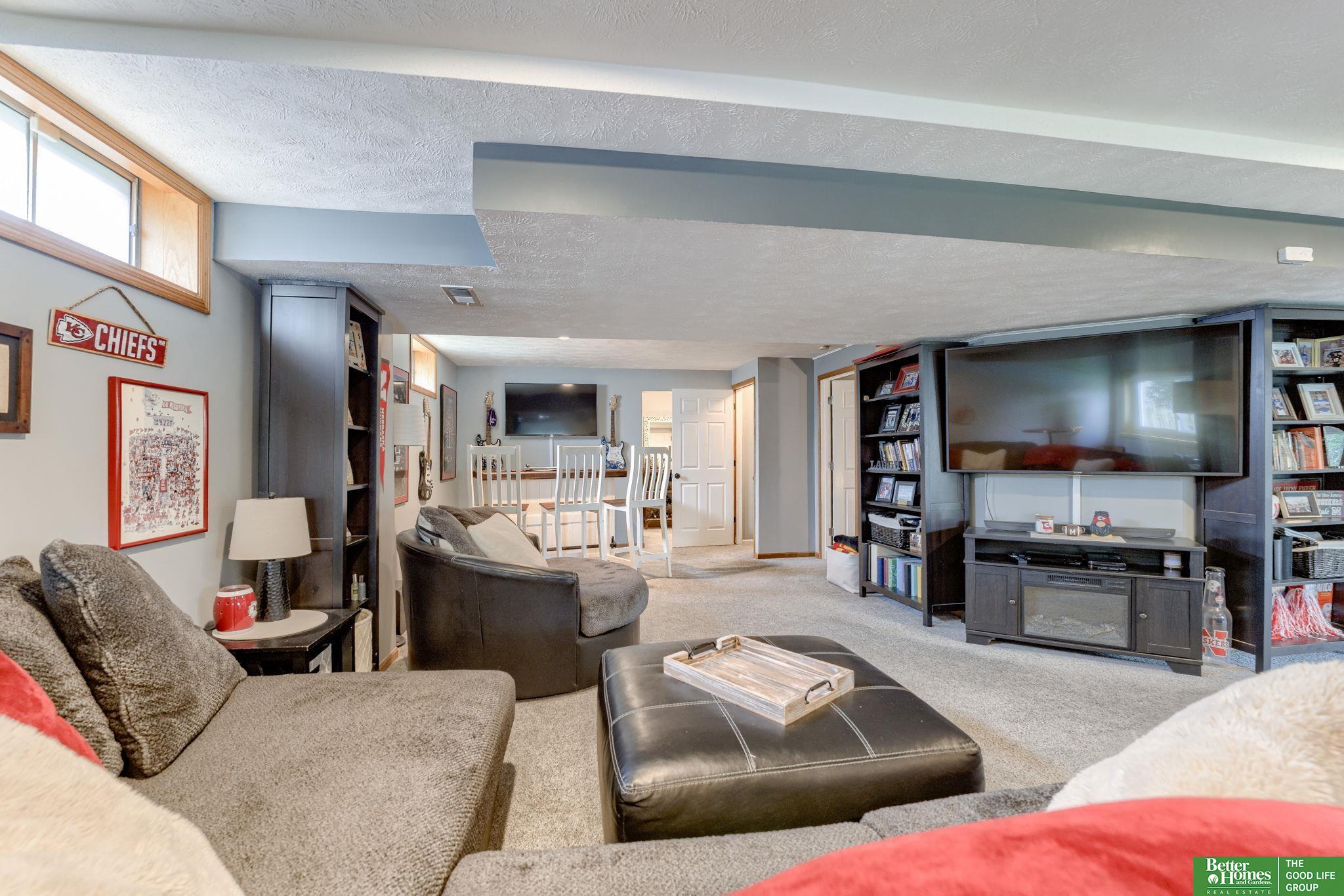 2405 Laura Circle