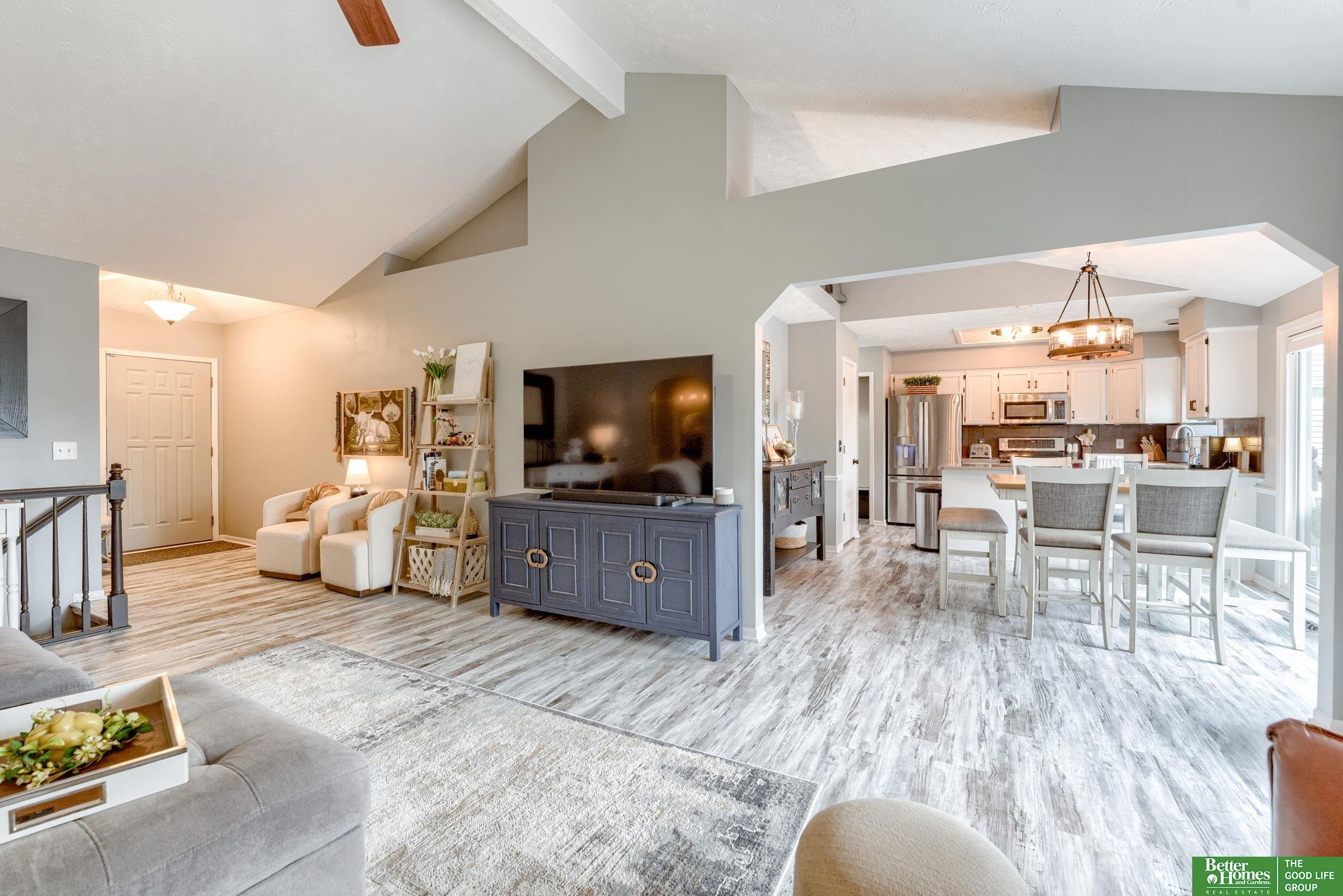 2405 Laura Circle
