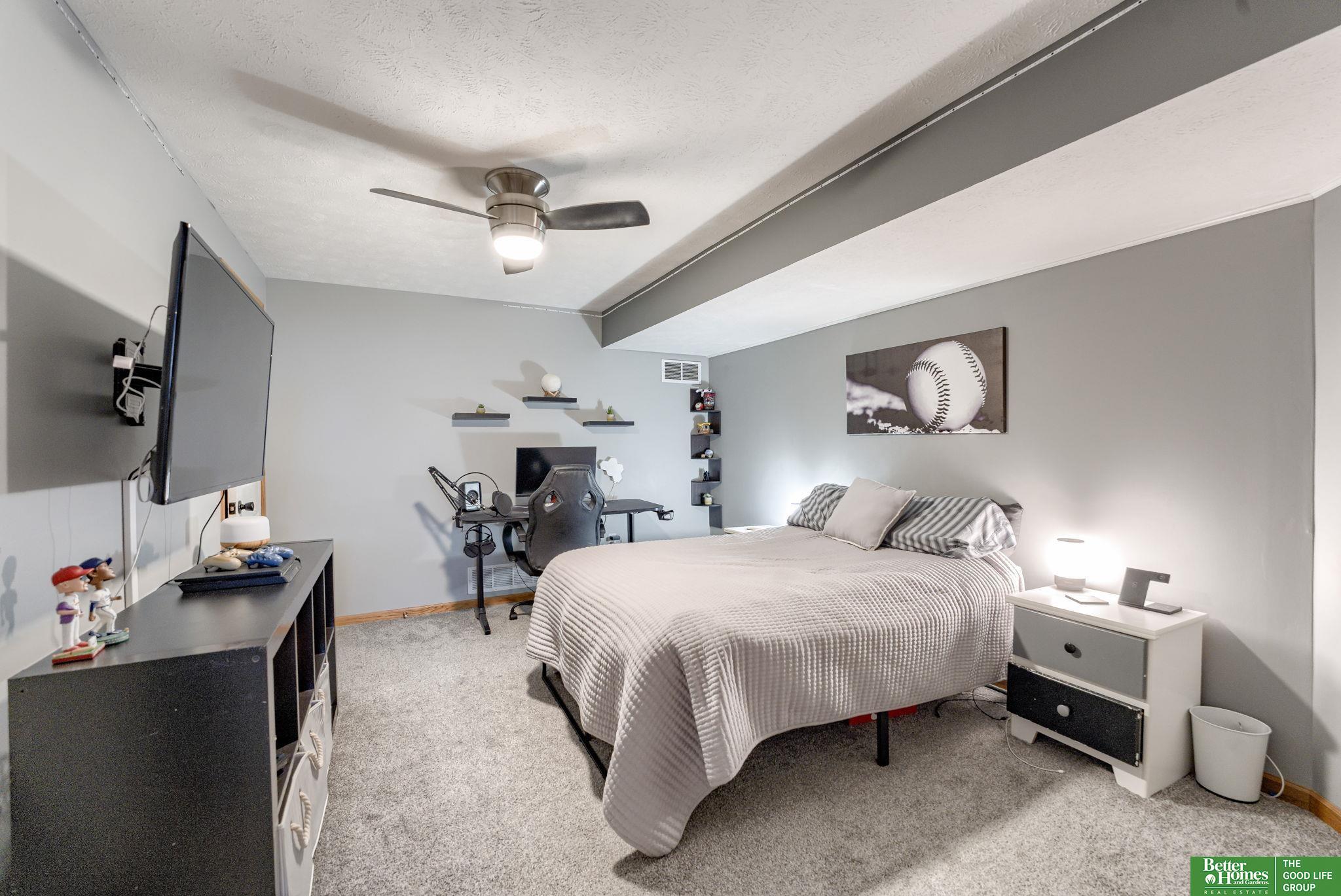 2405 Laura Circle