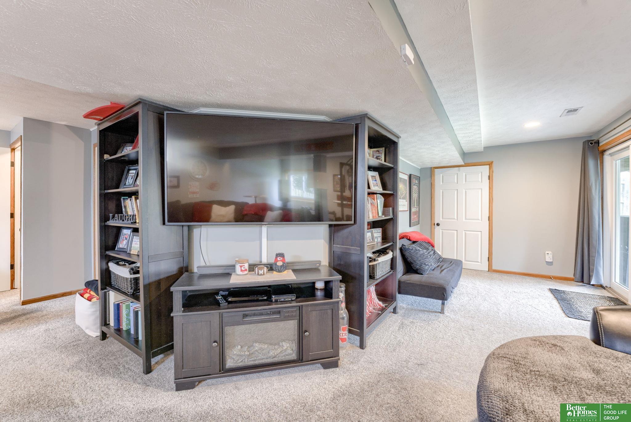 2405 Laura Circle