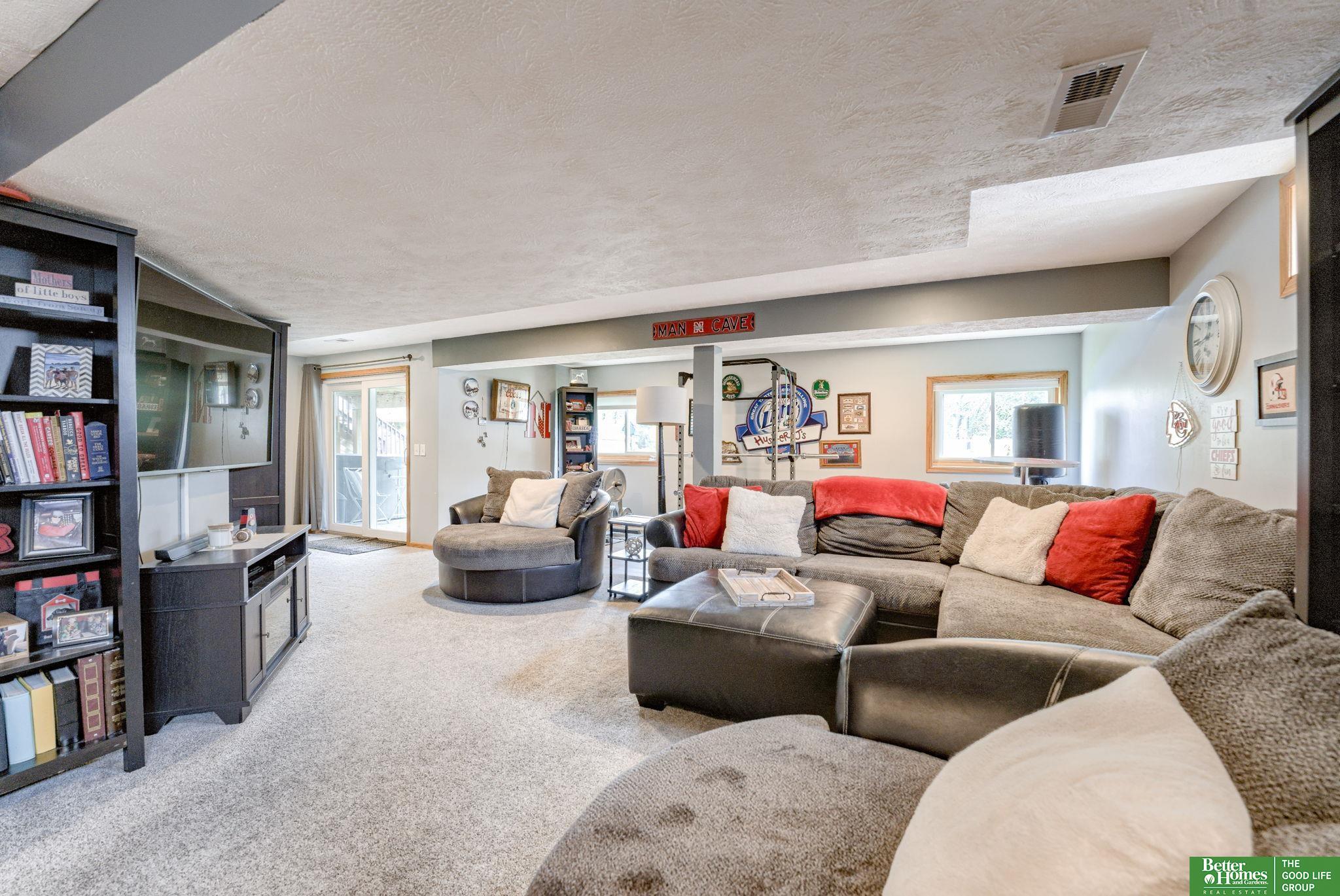 2405 Laura Circle