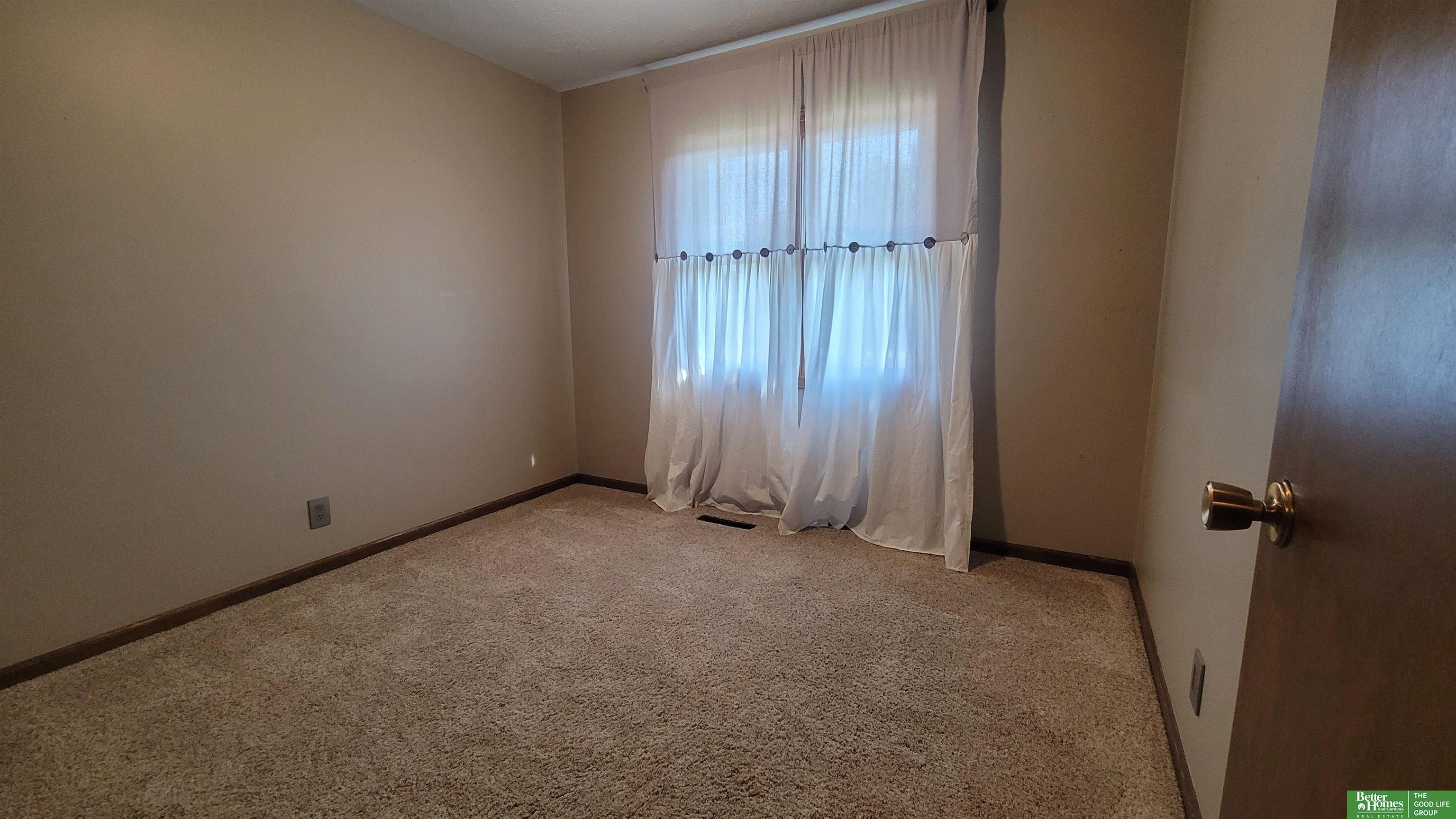 932 Woodcrest Court