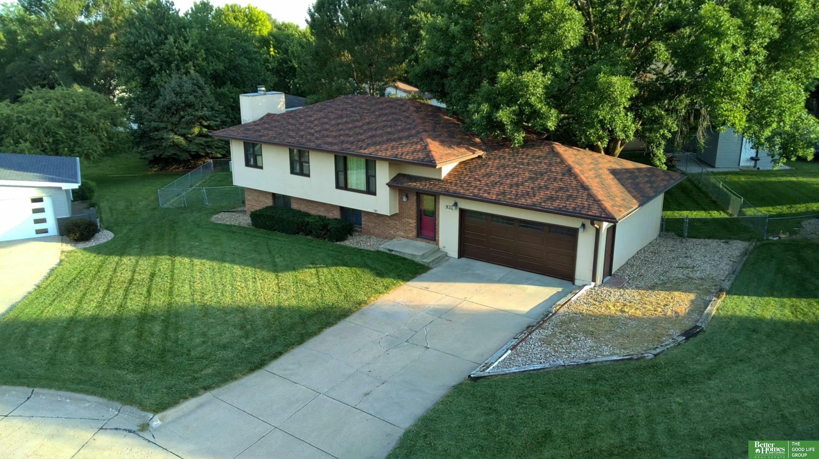 932 Woodcrest Court
