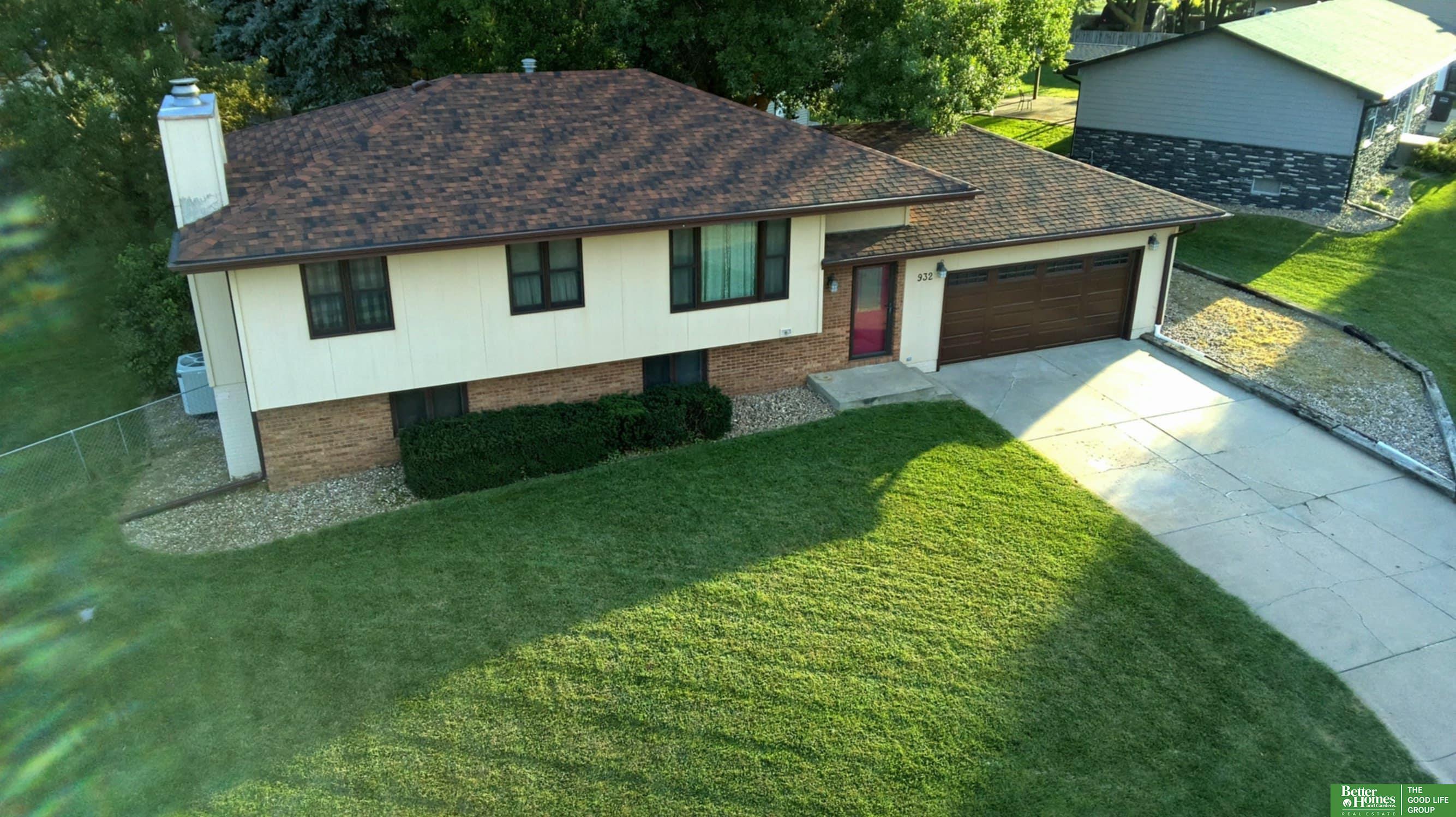 932 Woodcrest Court