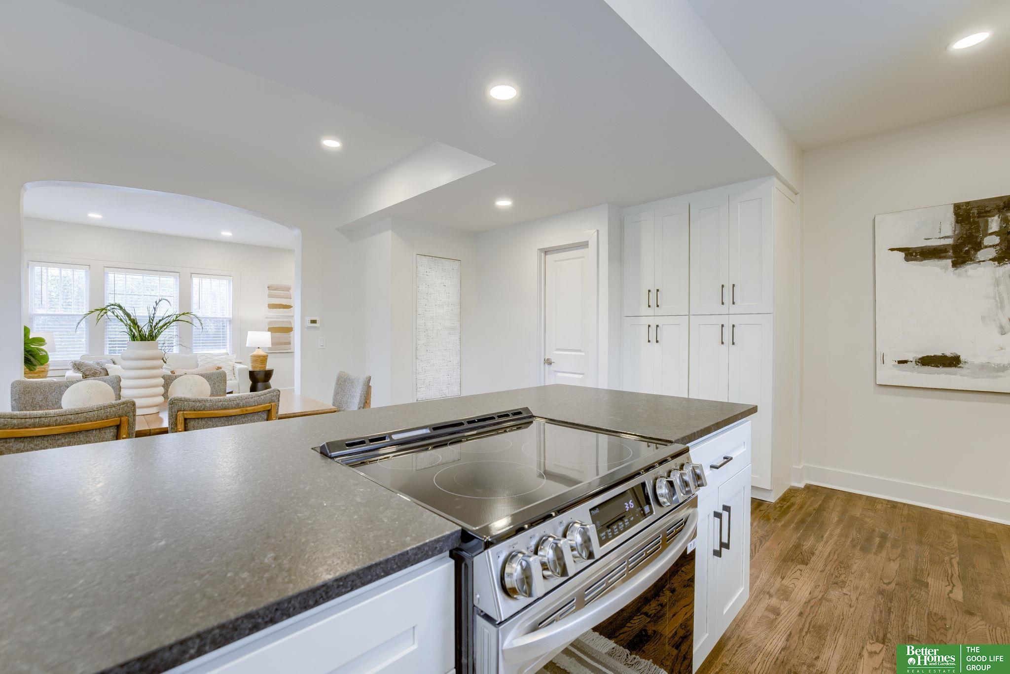 4905 & 4905 1/2 Capitol Avenue