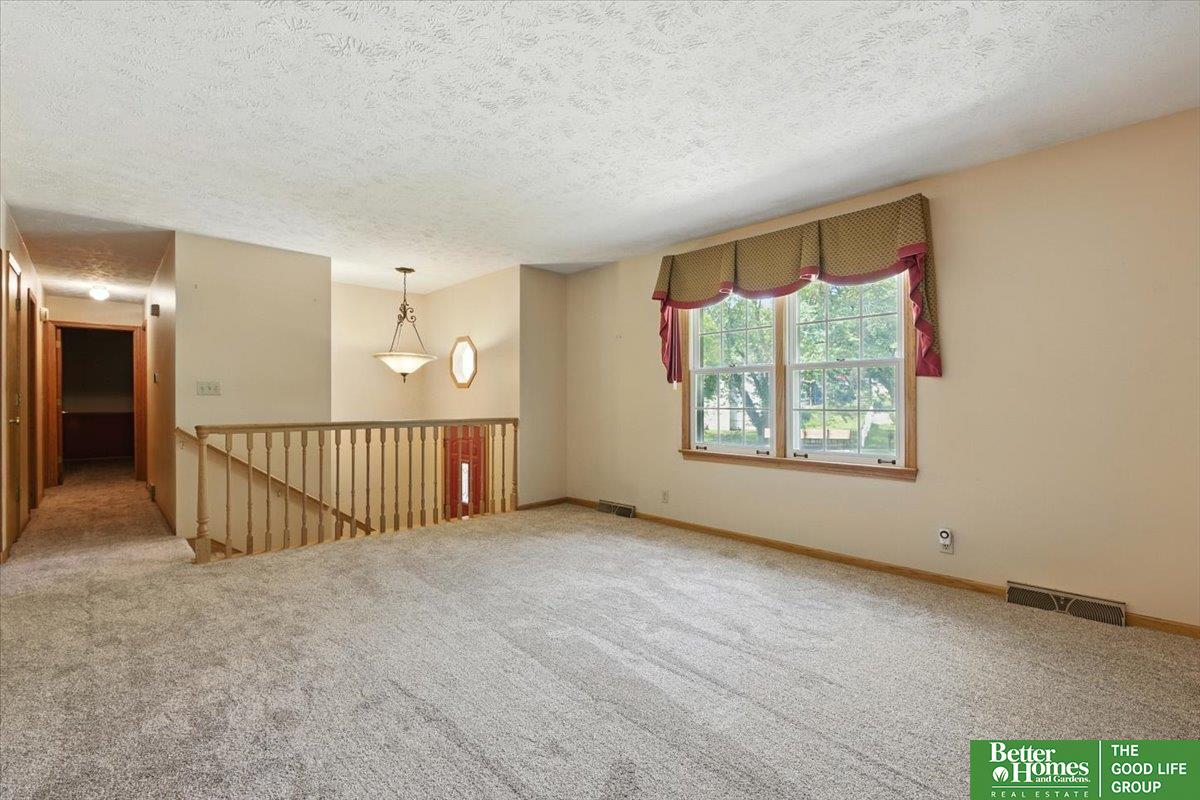 101 N Kings Circle