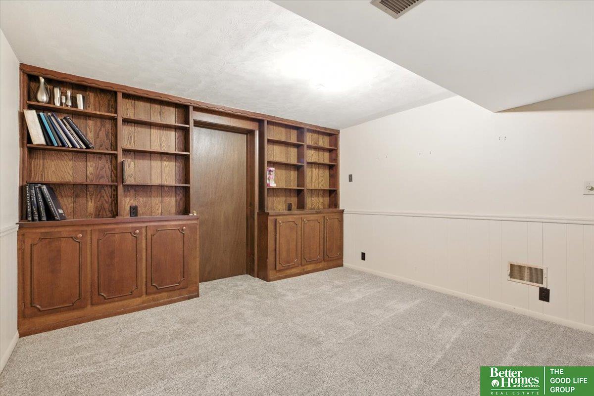 101 N Kings Circle