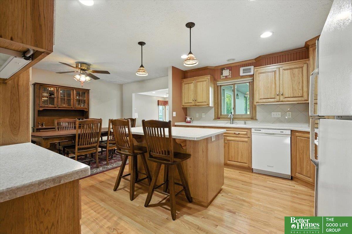 101 N Kings Circle