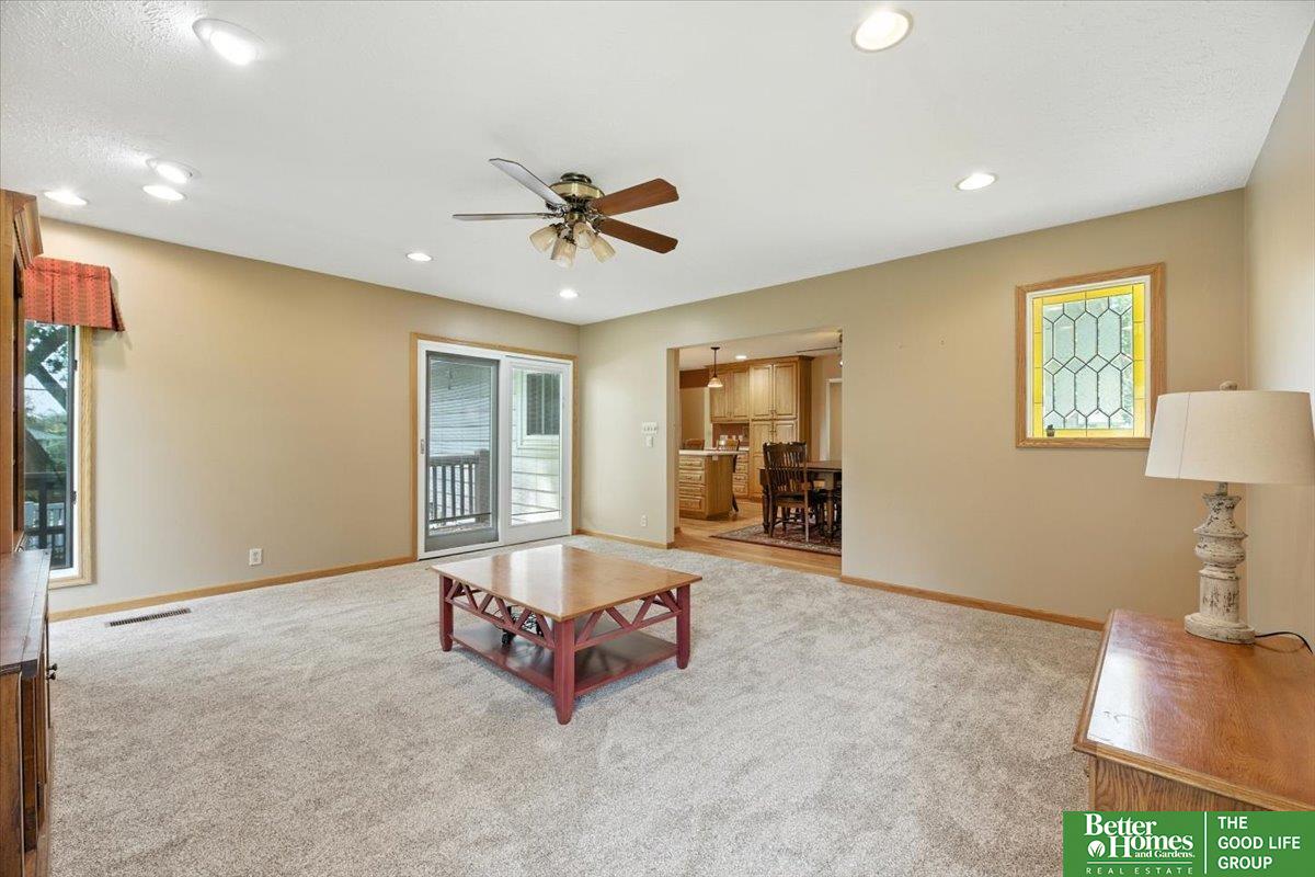 101 N Kings Circle