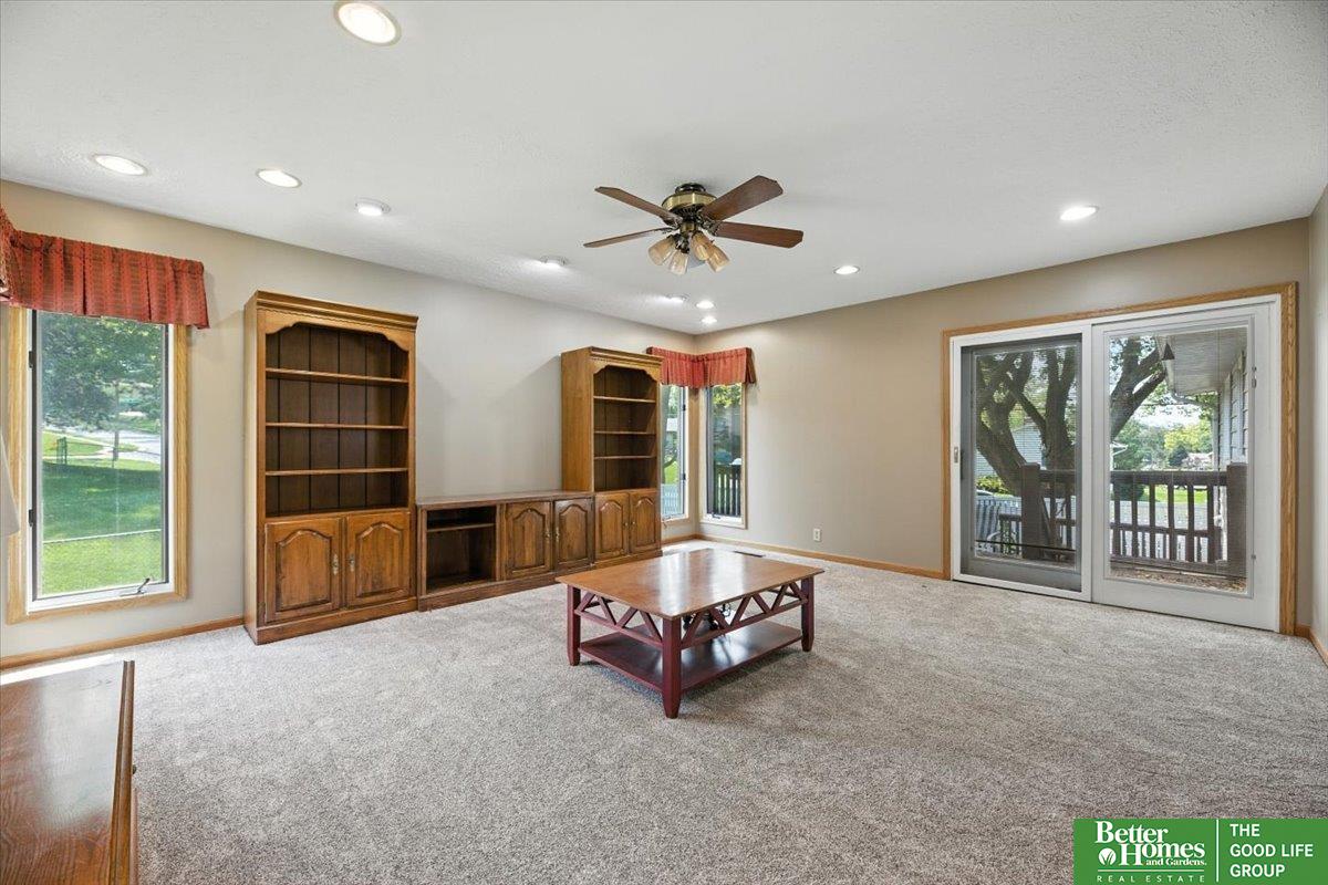 101 N Kings Circle